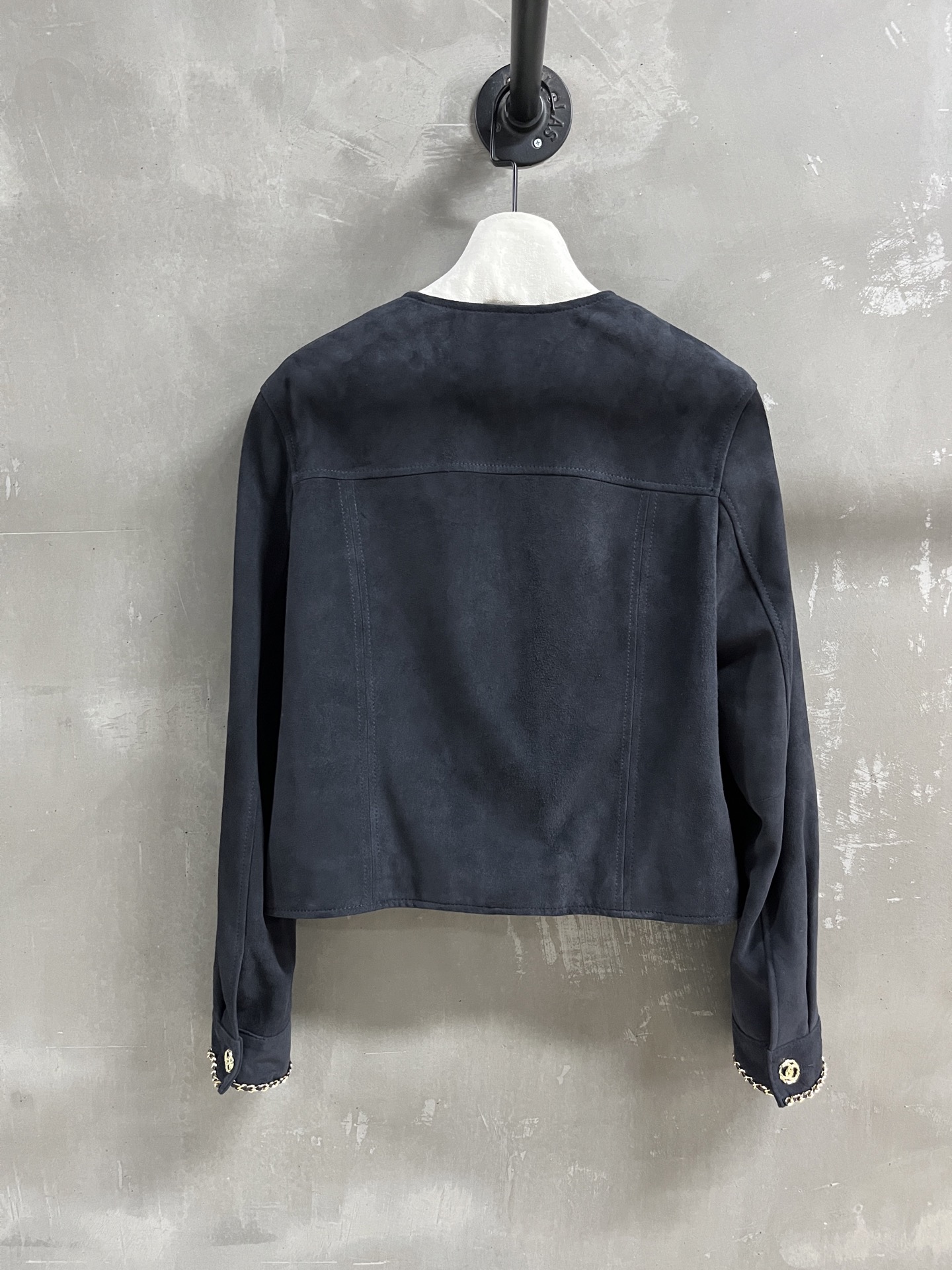 Elegant Women's Lambskin Leather Jacket with Chain Detail 9 i1758896616505 312 0 8