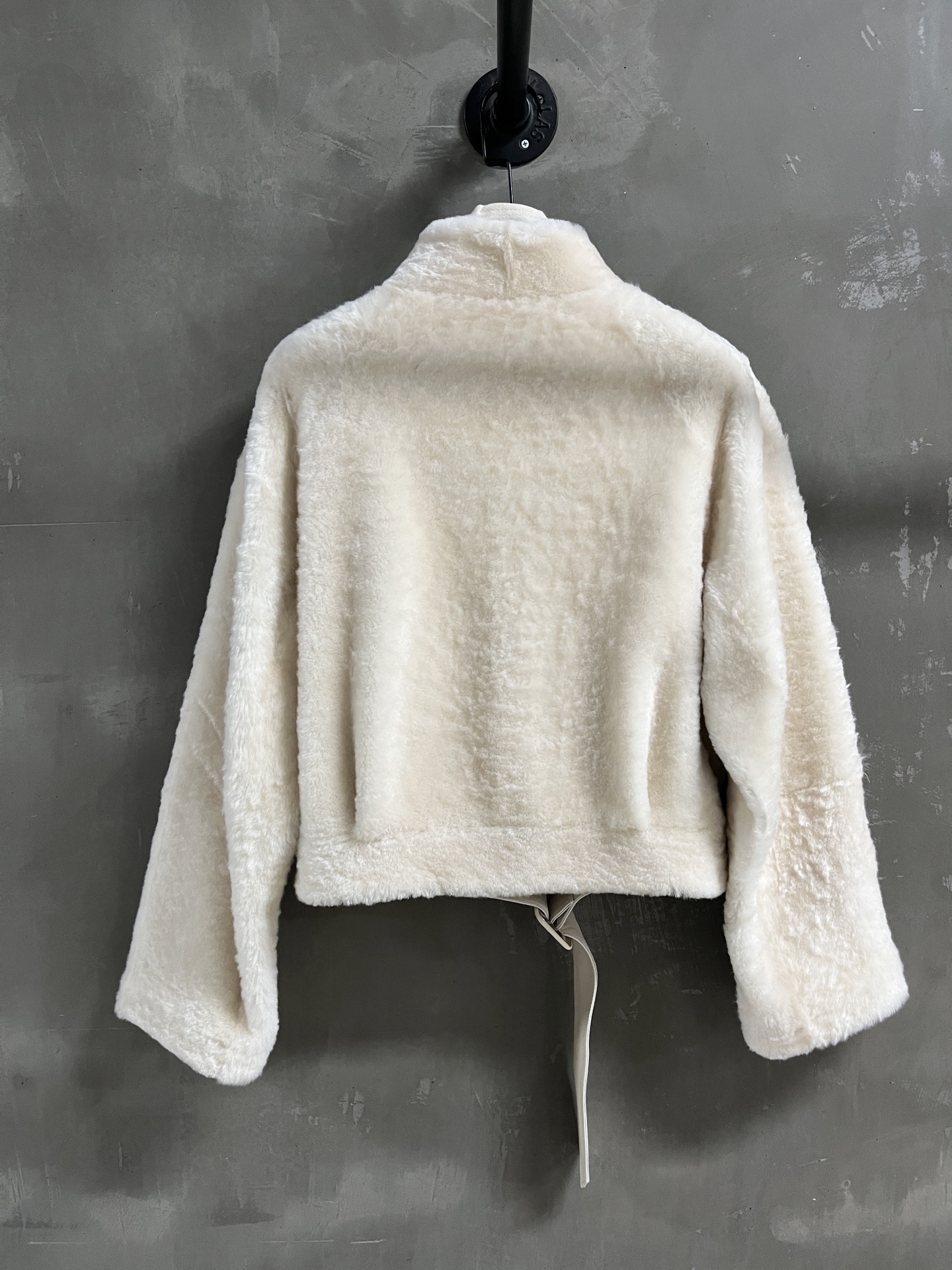 Loewe Shearling Jacket: Chic, Vintage-Inspired, and Versatile Style 10 i1758900119759 572 0 8