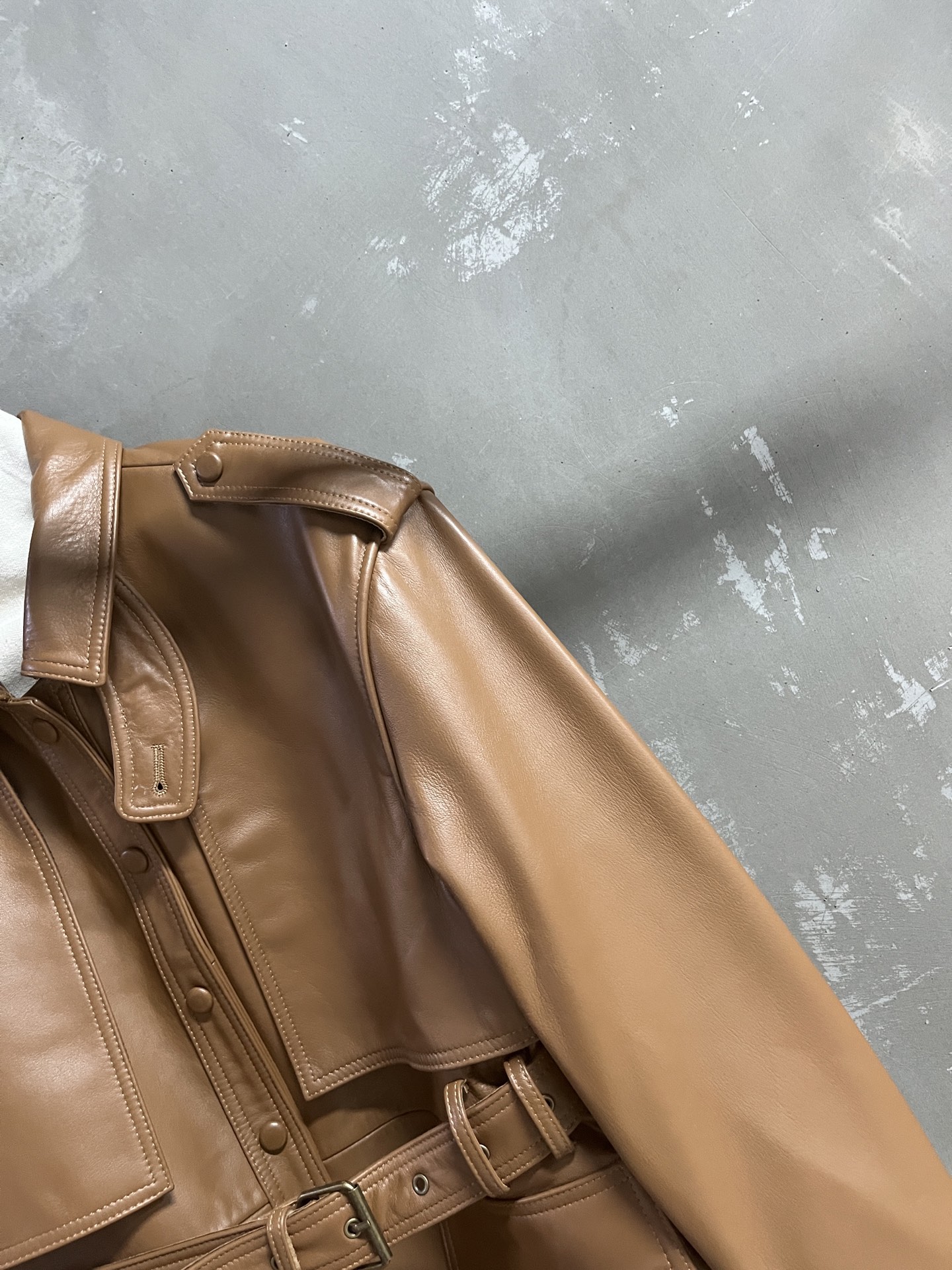 Saint Laurent Leather Jacket: Fall 2025 New Collection - Stylish & Versatile 8 i1759416381931 2304 0 5