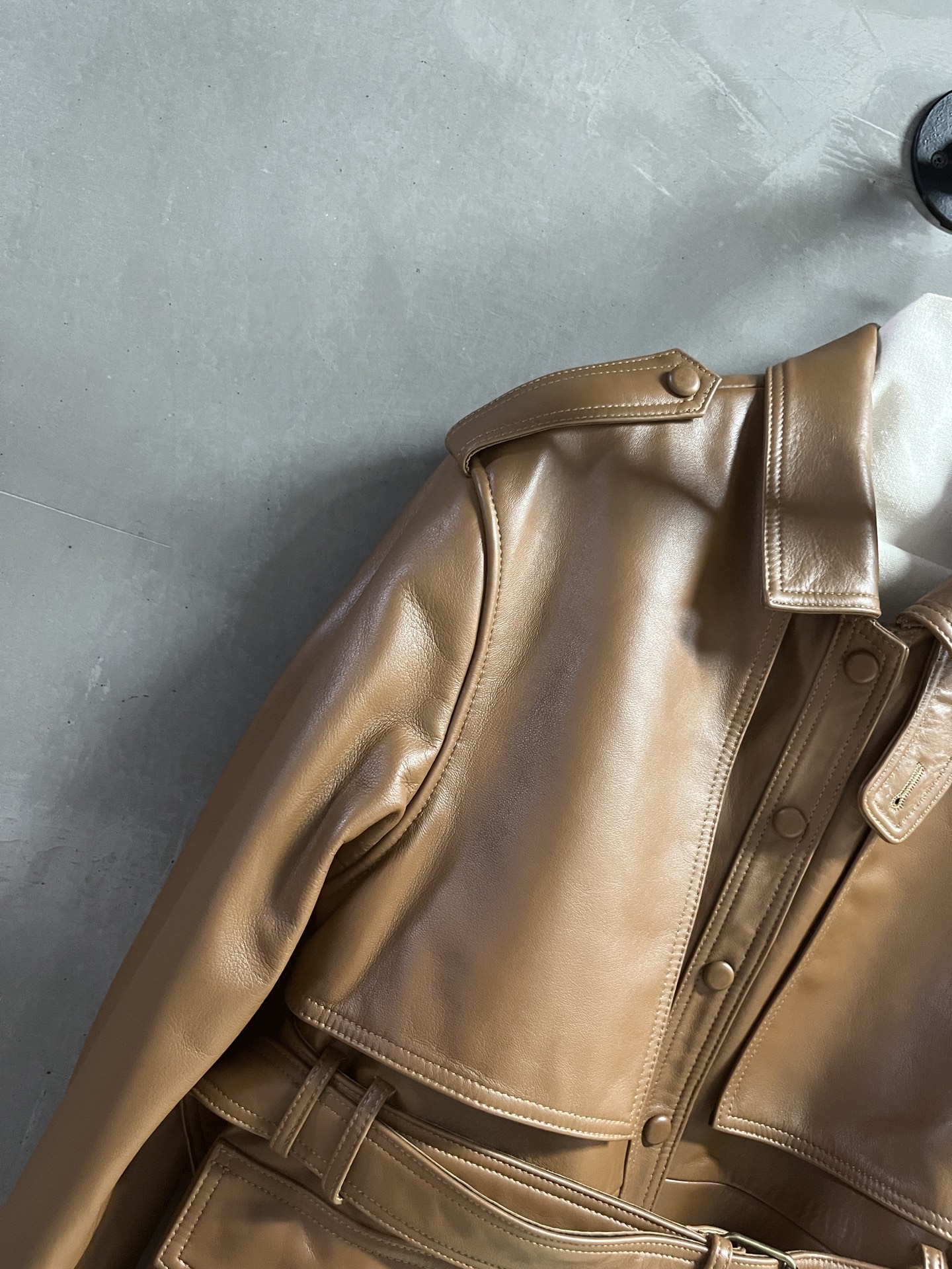 Saint Laurent Leather Jacket: Fall 2025 New Collection - Stylish & Versatile 5 i1759416382048 3891 0 2