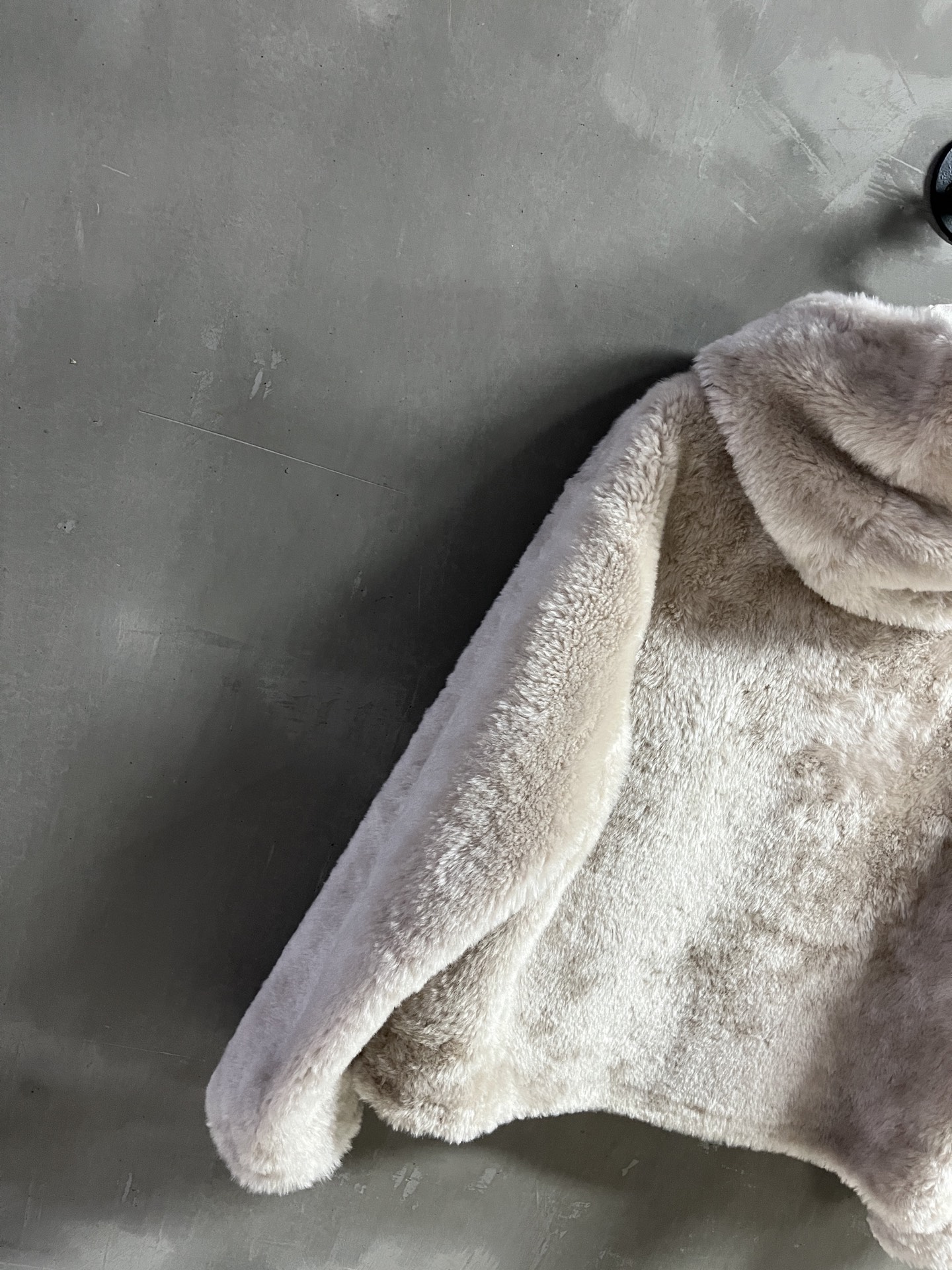 Max Mara Shearling Jacket: Timeless Elegance in Classic Mælard Tones 9 i1759418351922 9265 0 7