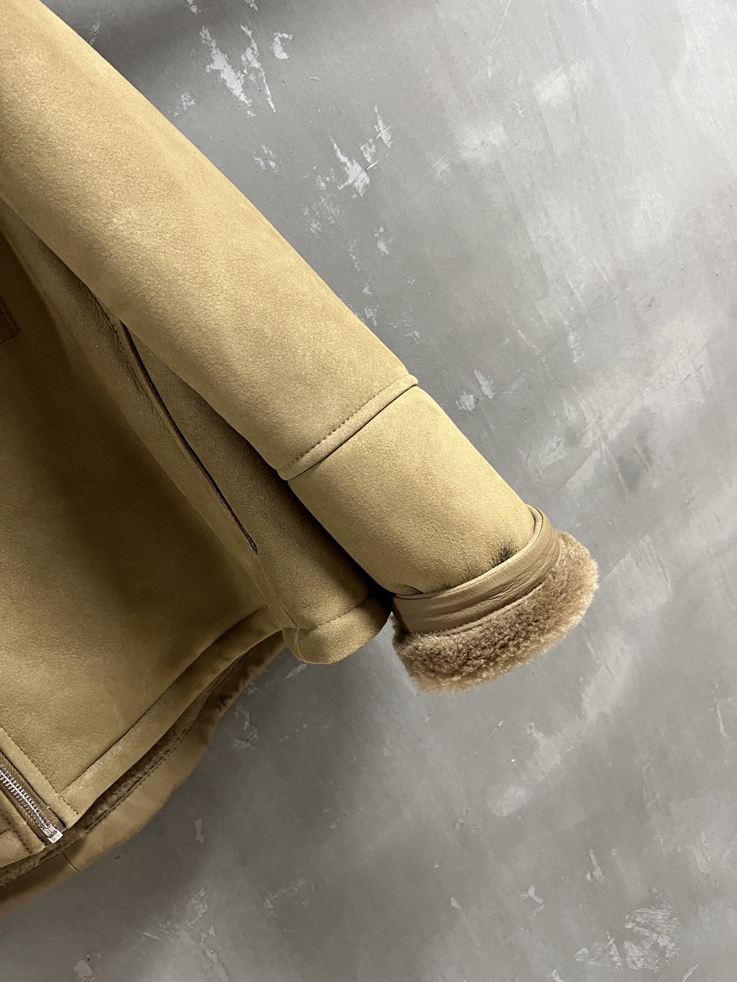 Loewe Shearling Jacket: Turkish Lambskin, M-XL, Retro Chic Style 7 i1759502919872 6874 0 4