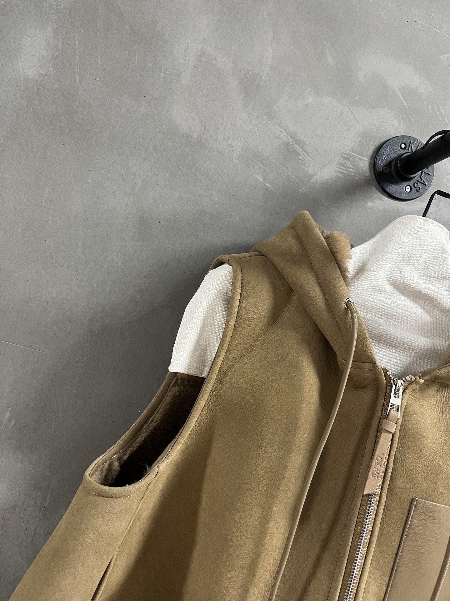 Loewe Shearling Jacket: Turkish Lambskin, Retro Style, M-XL Sizes 4 i1759504240678 8092 0 1