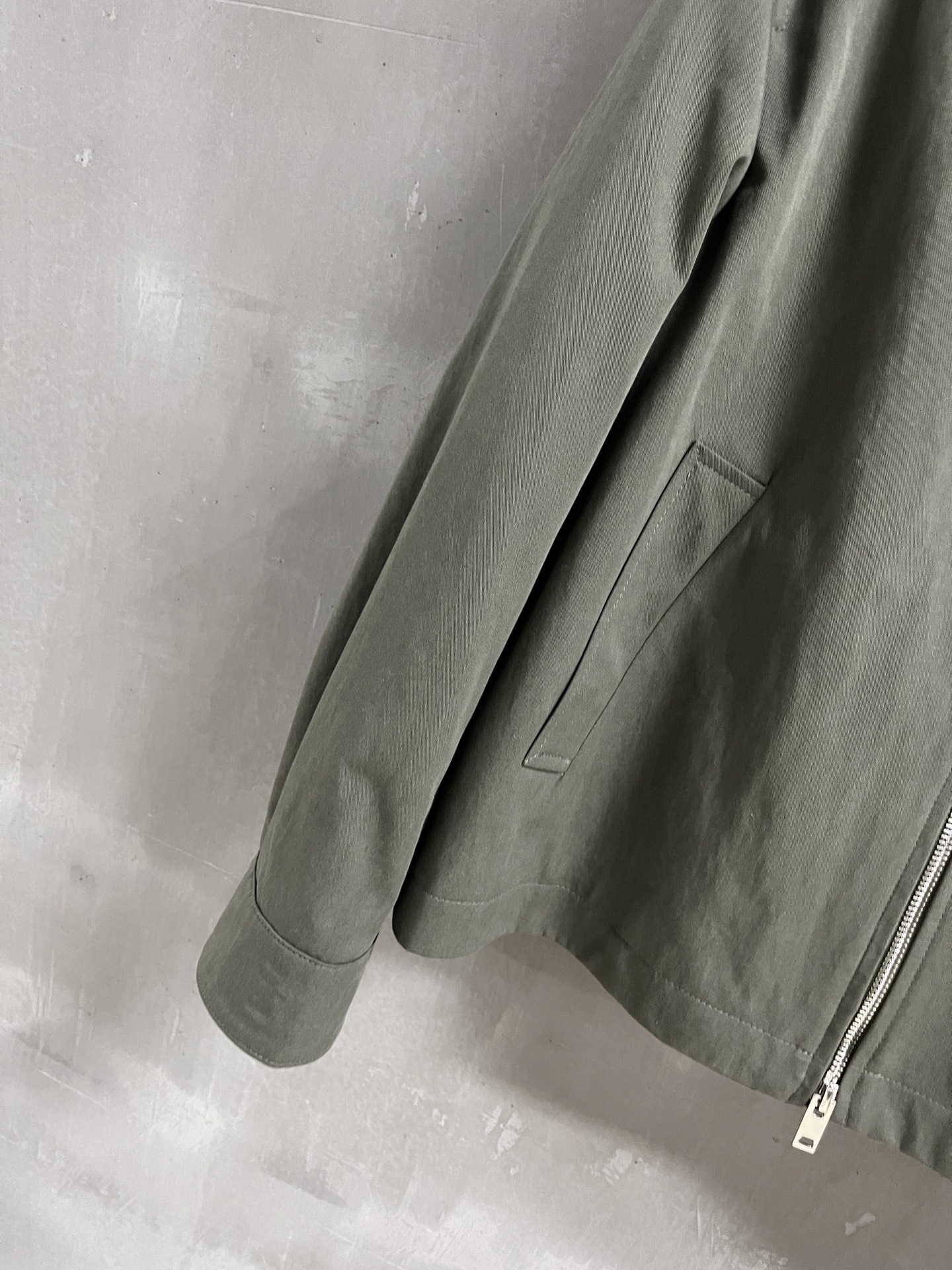 Loewe Winter Coat: Short, Stylish, and Versatile Outerwear 4 i1759850497946 4435 0 1