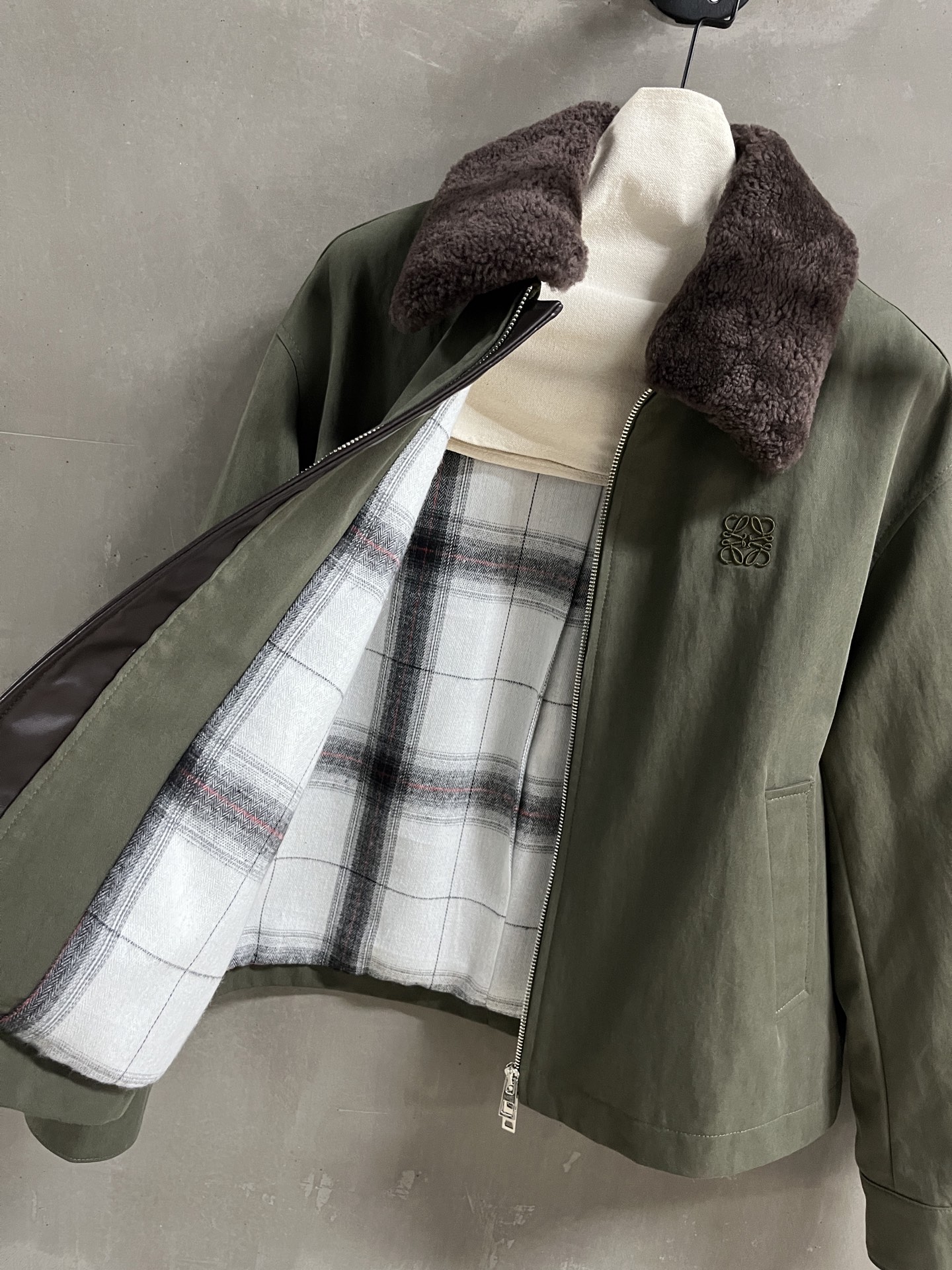 Loewe Winter Coat: Short, Stylish, and Versatile Outerwear 8 i1759850502631 8513 0 5