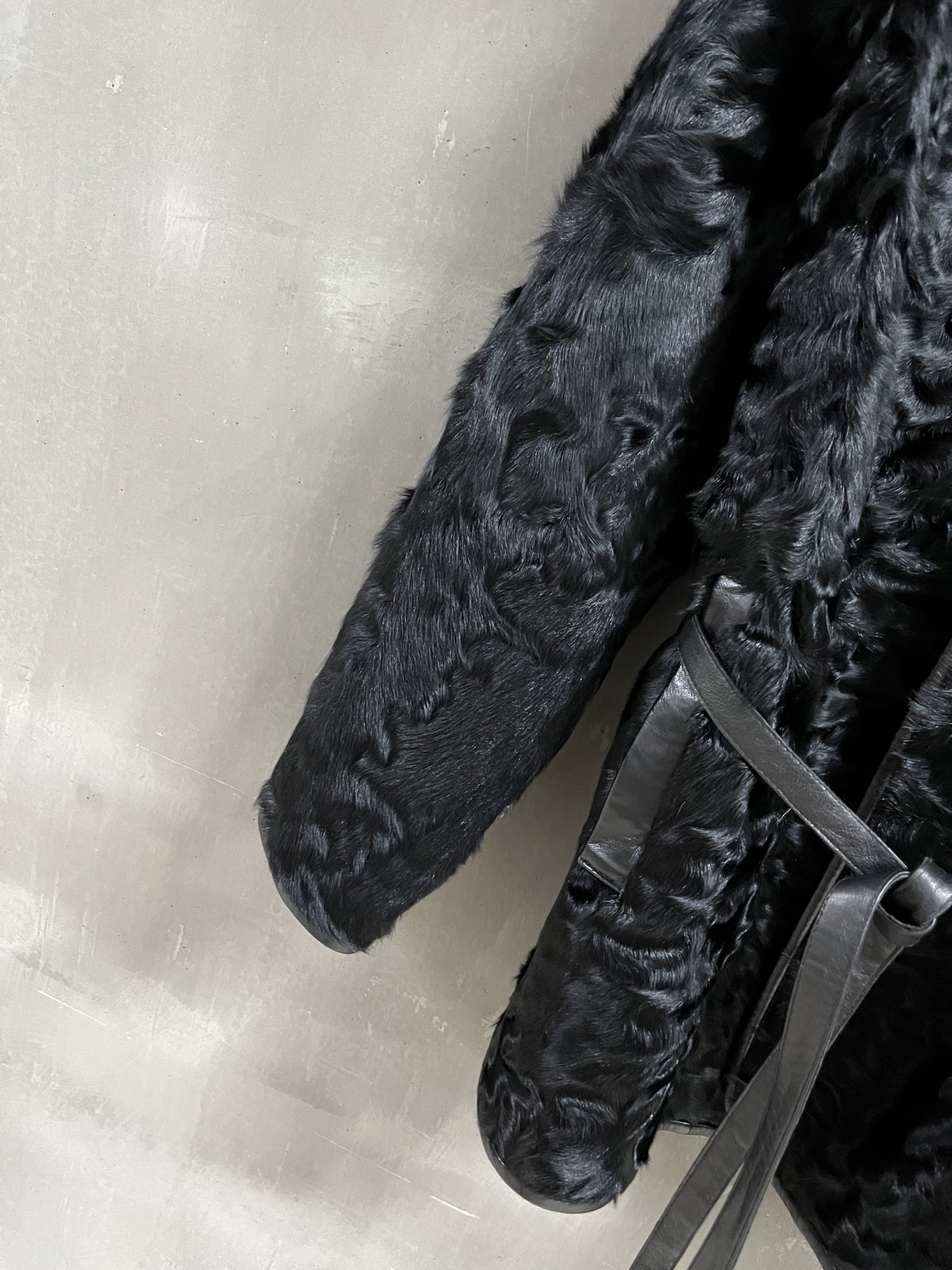 Lemaire Shearling Jacket: Timeless Style & Ultimate Comfort 7 i1759851904830 2217 0 4