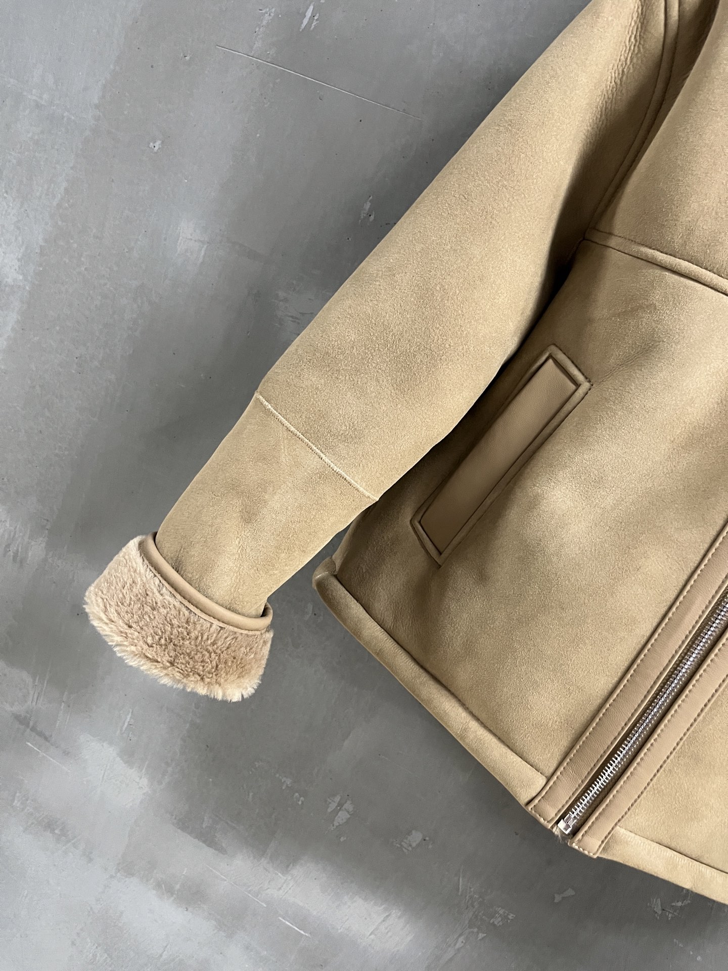 Her*es Shearling Hooded Jacket - Stylish & Warm for Fall/Winter 2025 5 i1759936802485 8387 0 2