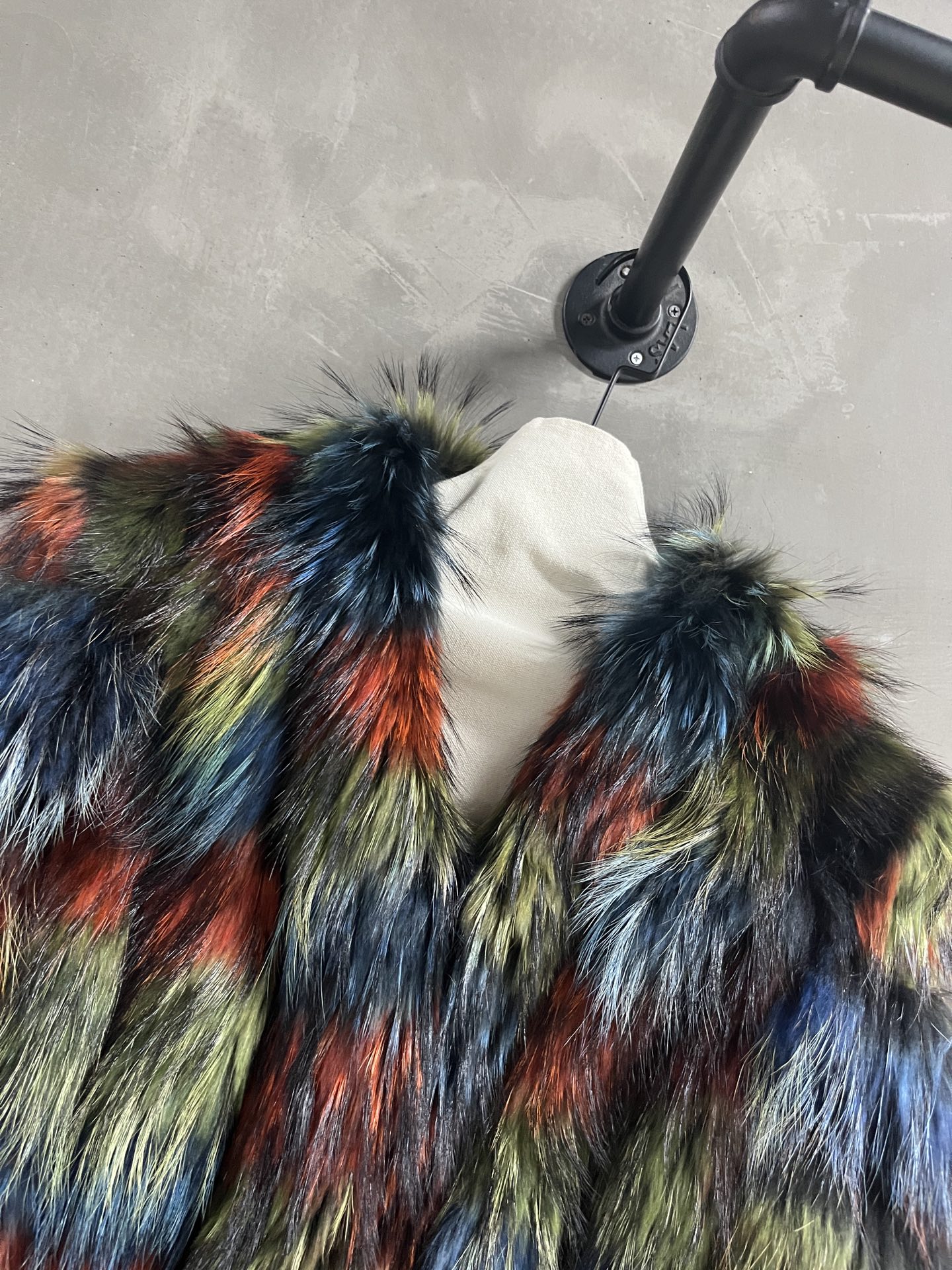 Prada Vintage Fur Coat, 1994 Fall Collection - Chic & Timeless 6 i1760802990623 9366 0 4