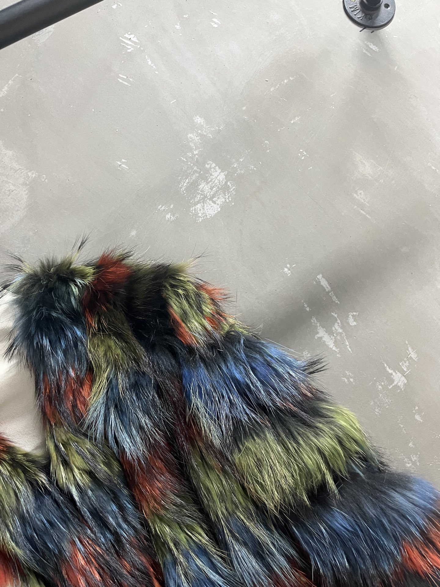 Prada Vintage Fur Coat, 1994 Fall Collection - Chic & Timeless 4 i1760802997963 5284 0 2