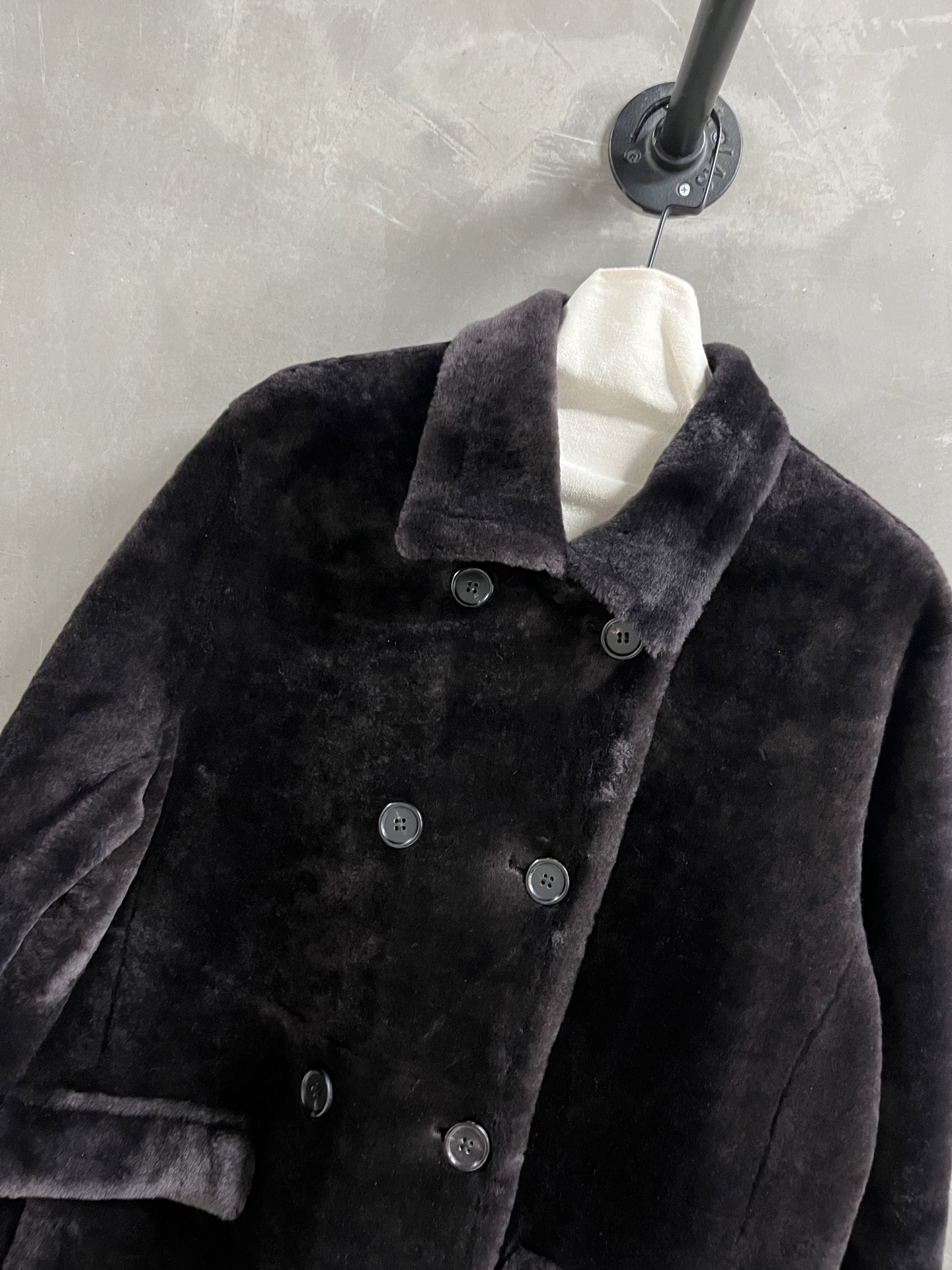Cel*ne Inspired Shearling Coat: Retro Double-Breasted, Warm & Stylish 6 i1761053152195 2539 0 3