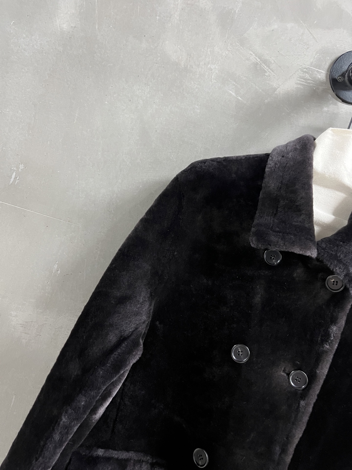 Cel*ne Inspired Shearling Coat: Retro Double-Breasted, Warm & Stylish 4 i1761053169428 457 0 1