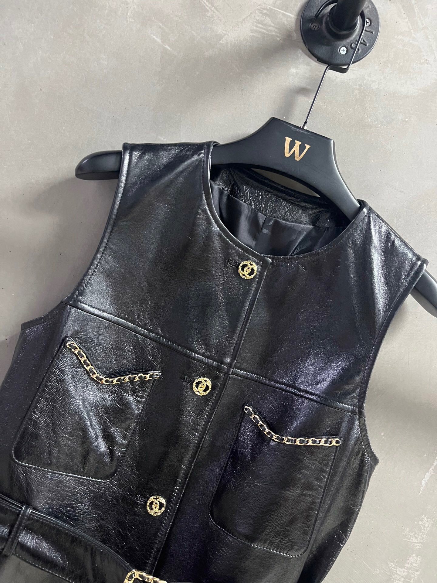 Chanel Inspired 2025 Autumn Vest: Classic Chain Design, Lambskin Leather 5 i1761061508883 6400 0 2