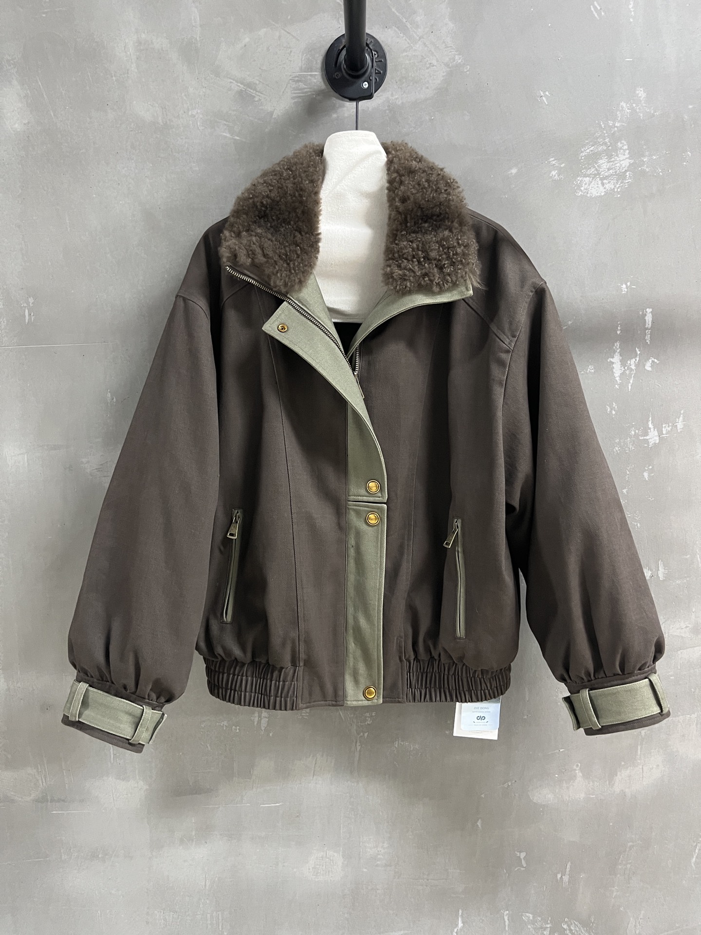 Classic Goose Down Padded Jacket: Timeless Style & Ultimate Warmth 3 i1761226353301 5479 0 0