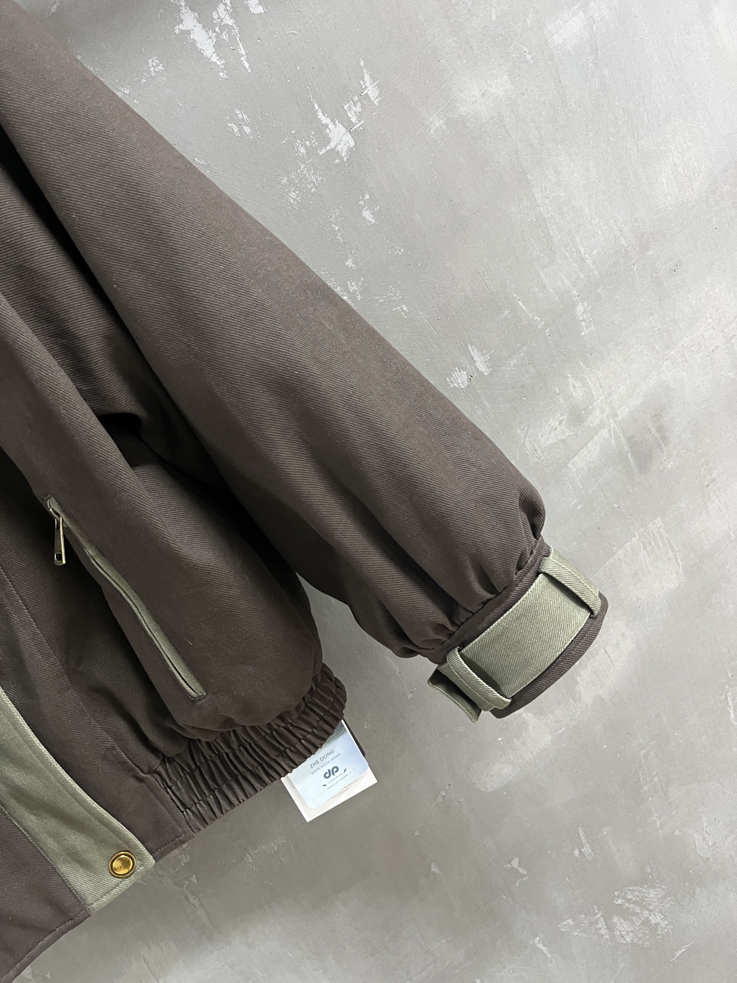 Classic Goose Down Padded Jacket: Timeless Style & Ultimate Warmth 6 i1761226353449 8335 0 3
