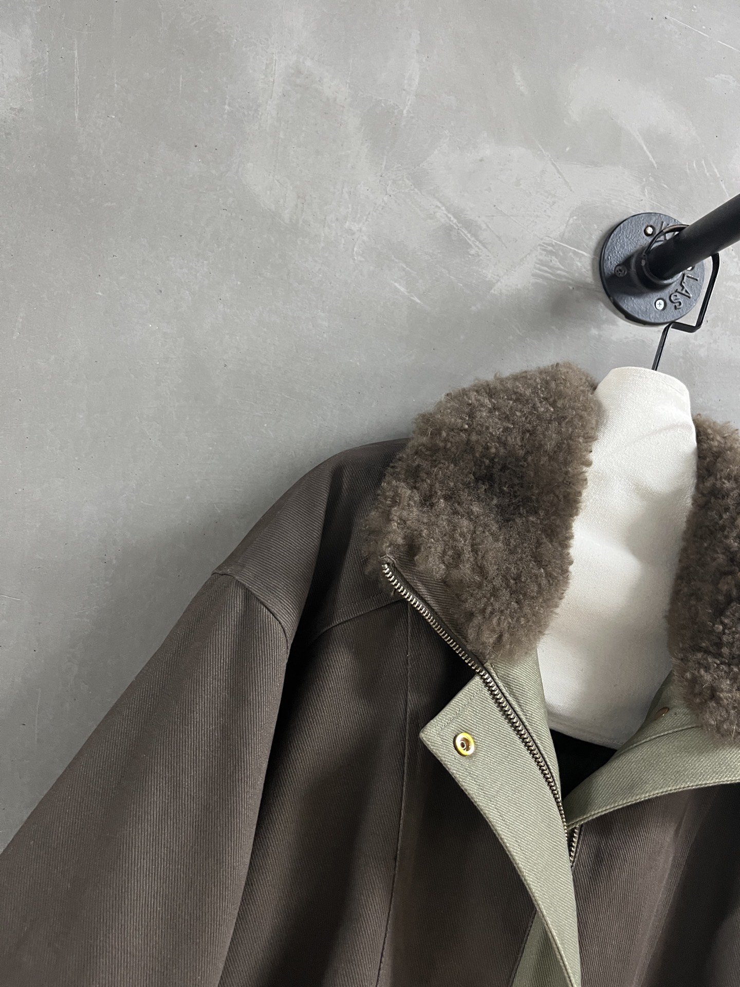 Classic Goose Down Padded Jacket: Timeless Style & Ultimate Warmth 5 i1761226359008 6480 0 2
