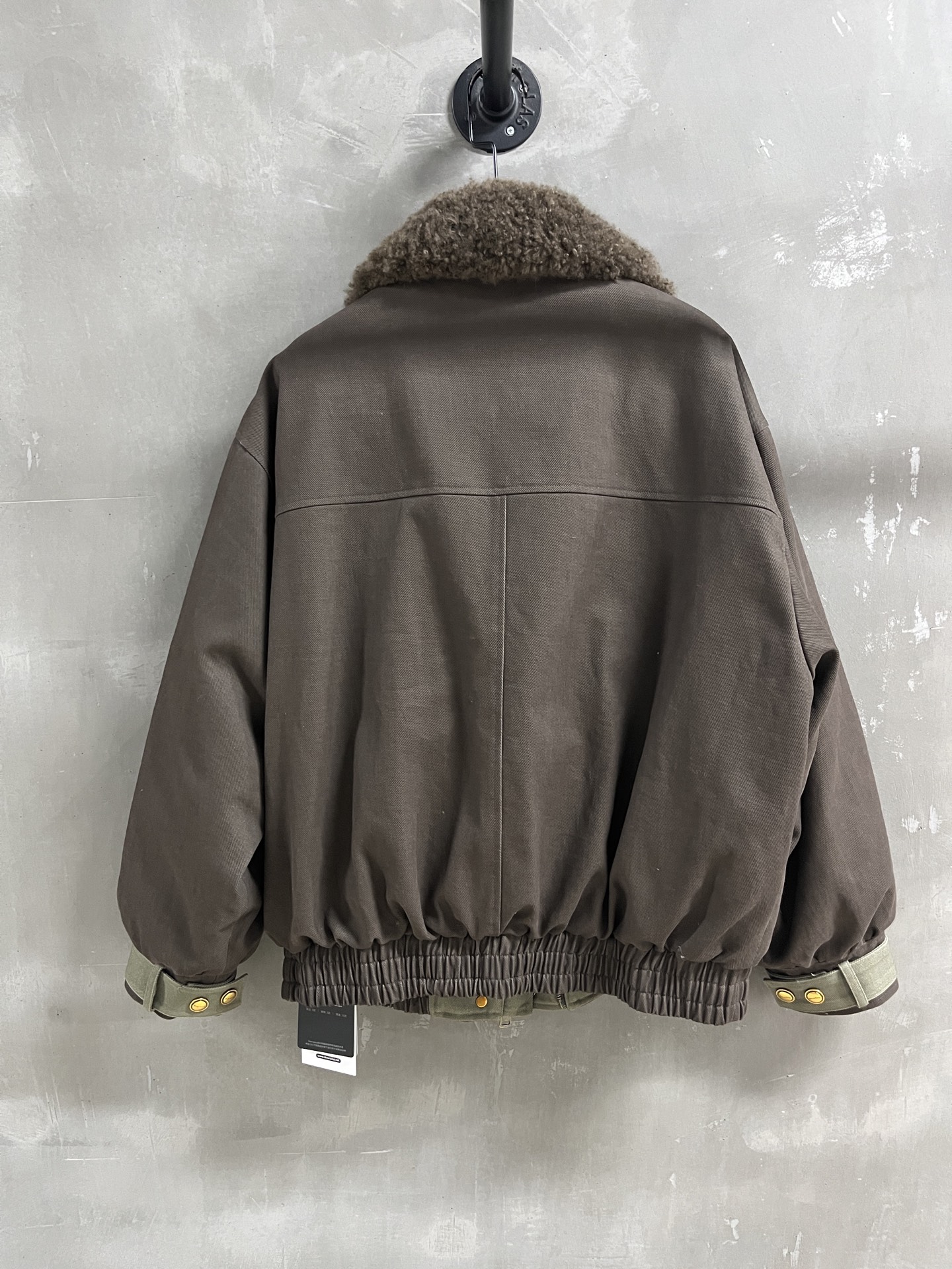 Classic Goose Down Padded Jacket: Timeless Style & Ultimate Warmth 10 i1761226359112 1816 0 8