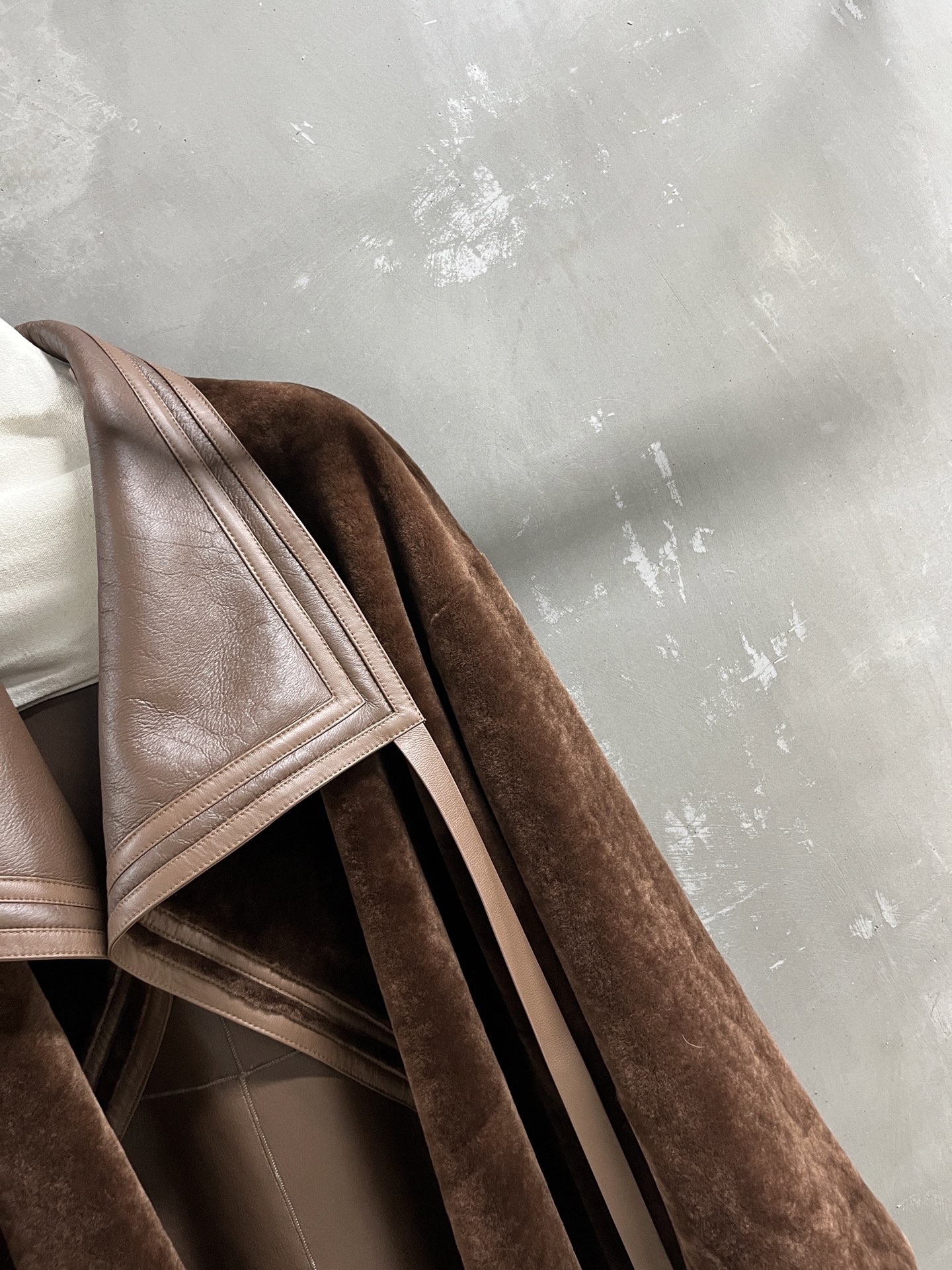 Reversible Shearling Coat: Warm, Stylish, and Versatile Women's Winter Essential 4 i1761227873531 5730 0 1