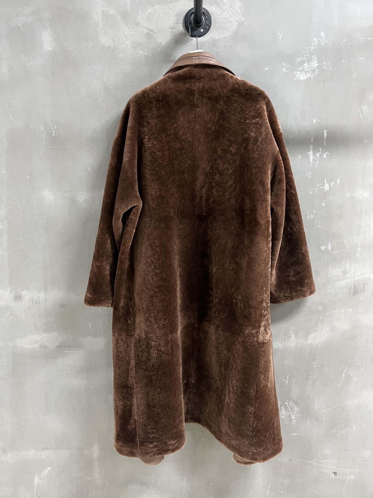 Reversible Shearling Coat: Warm, Stylish, and Versatile Women's Winter Essential 10 i1761227876164 5275 0 8