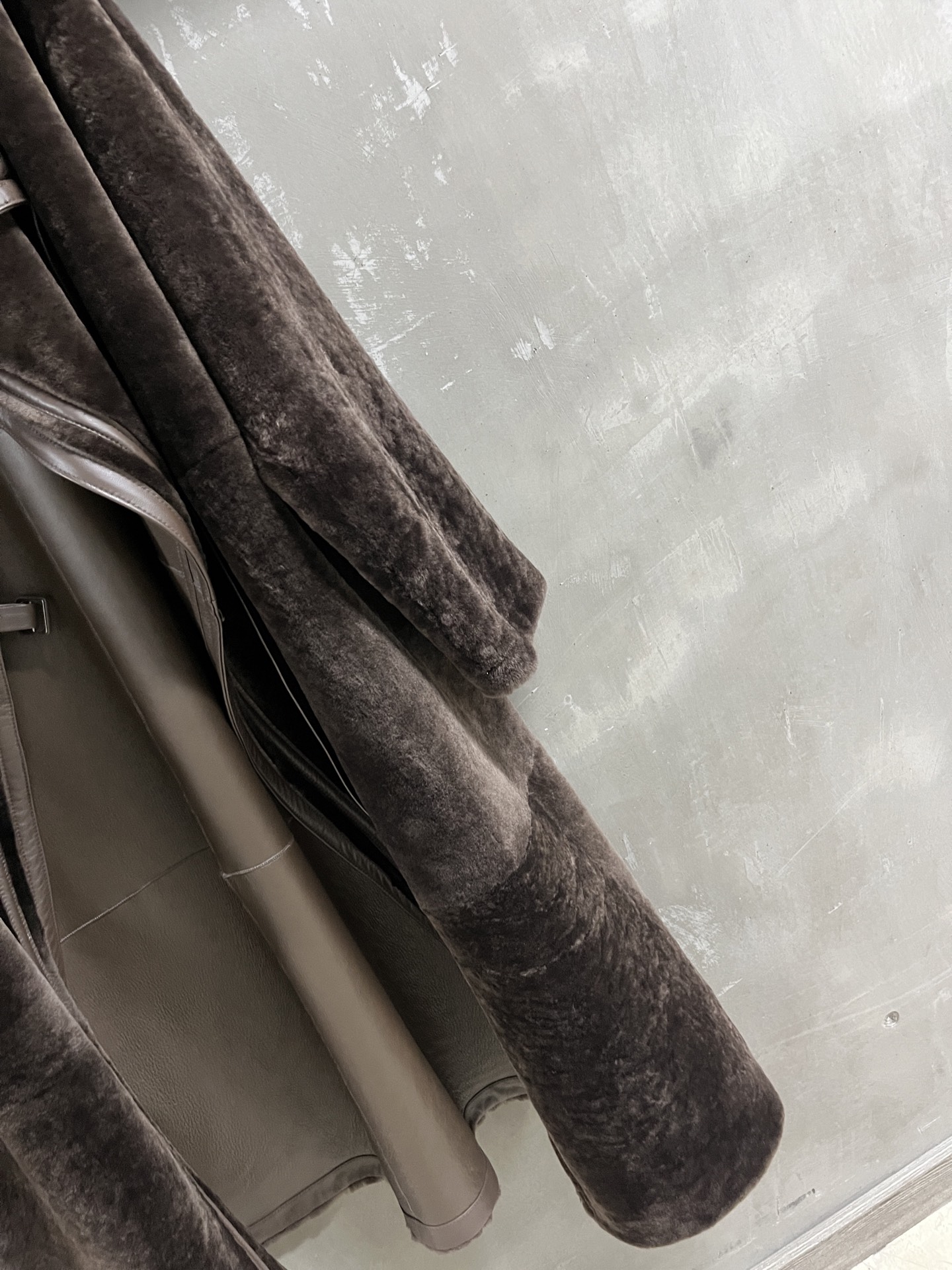 Her*es Reversible Shearling Coat: Stylish, Versatile, and Warm for Women 7 i1761228231926 7474 0 4