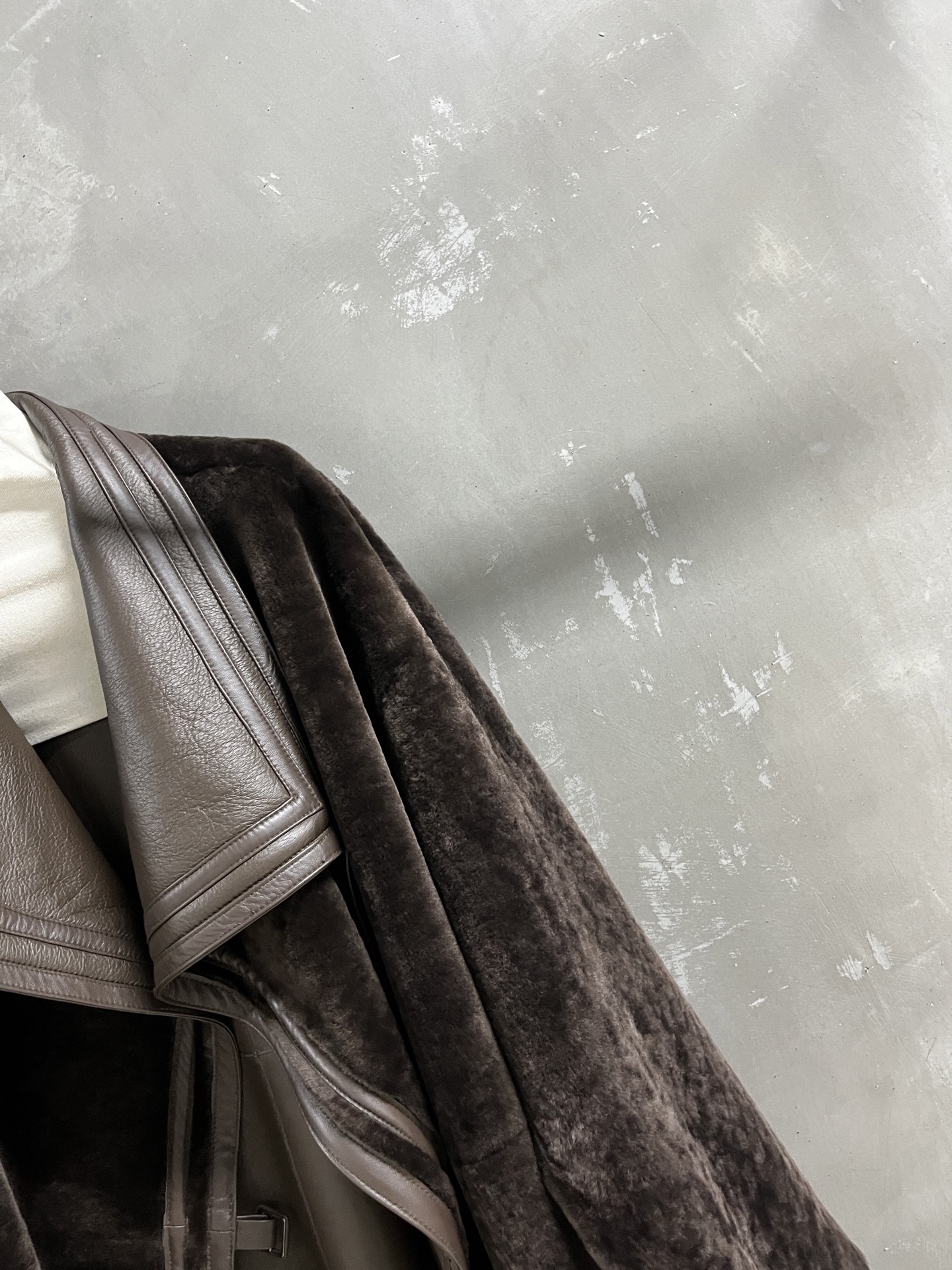 Her*es Reversible Shearling Coat: Stylish, Versatile, and Warm for Women 5 i1761228232148 8847 0 2
