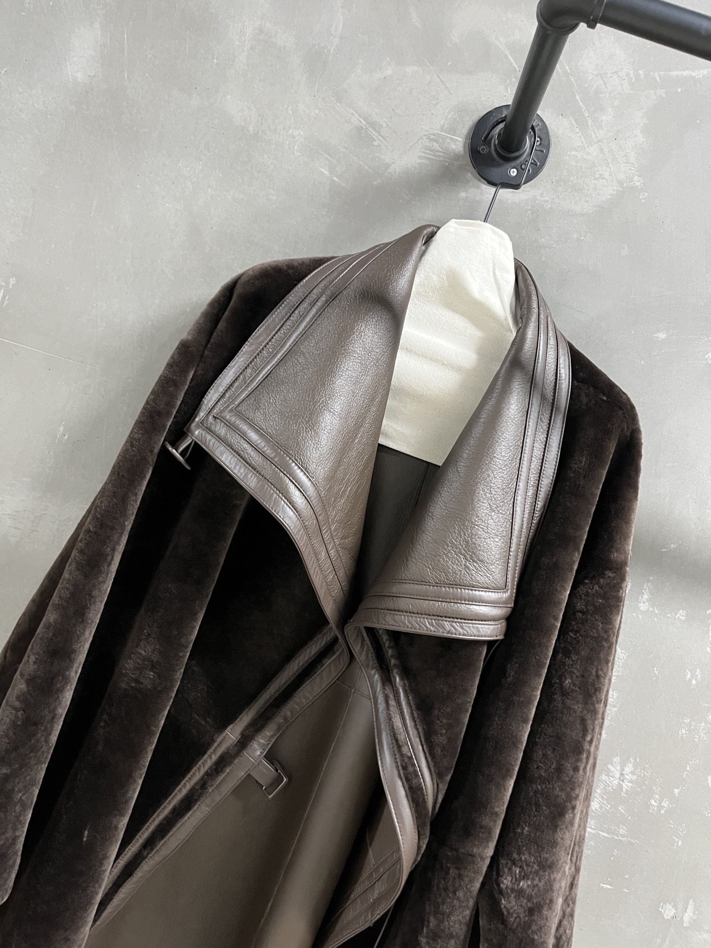 Her*es Reversible Shearling Coat: Stylish, Versatile, and Warm for Women 6 i1761228234847 2867 0 3