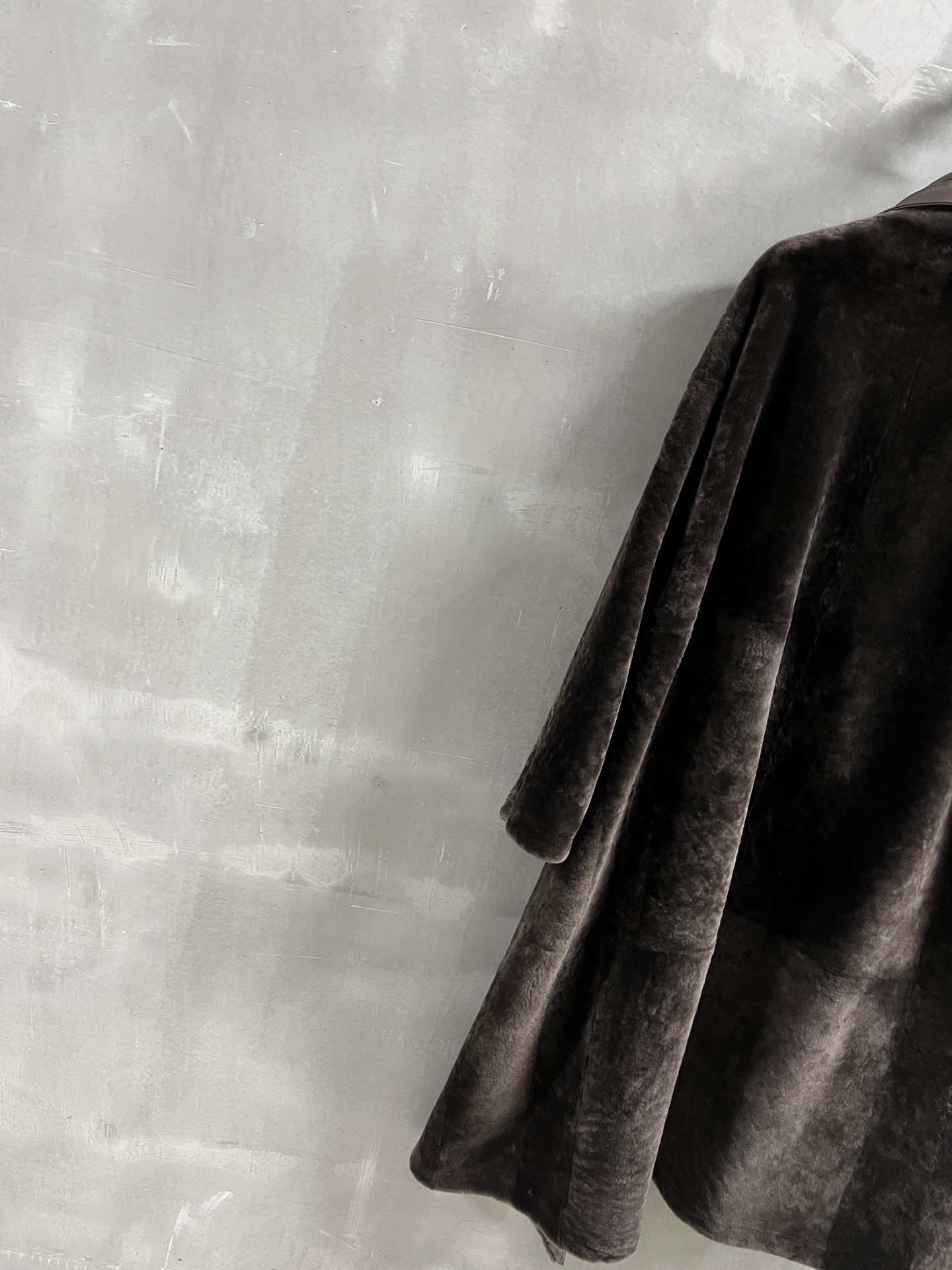 Her*es Reversible Shearling Coat: Stylish, Versatile, and Warm for Women 9 i1761228234886 8074 0 7
