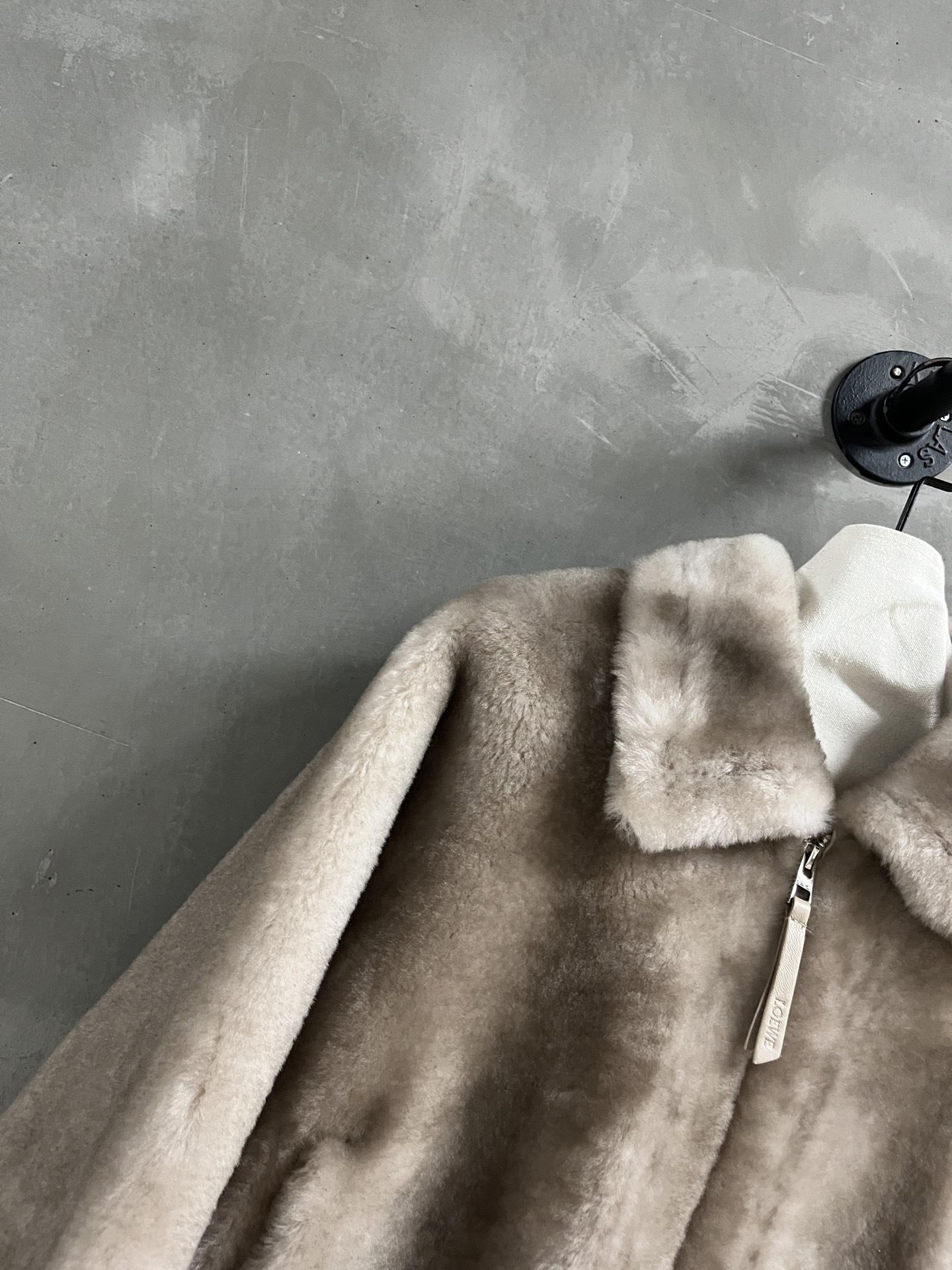 Loewe Shearling Jacket: Vintage Style, Double-Face Sheepskin, S-XL 4 i1761489229491 176 0 1