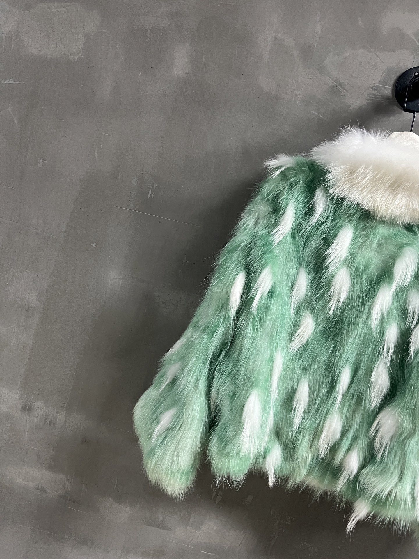 Fendi Fox Fur Coat - Chic Retro Style, Versatile Fit, Premium Quality 9 i1762180648161 9858 0 7