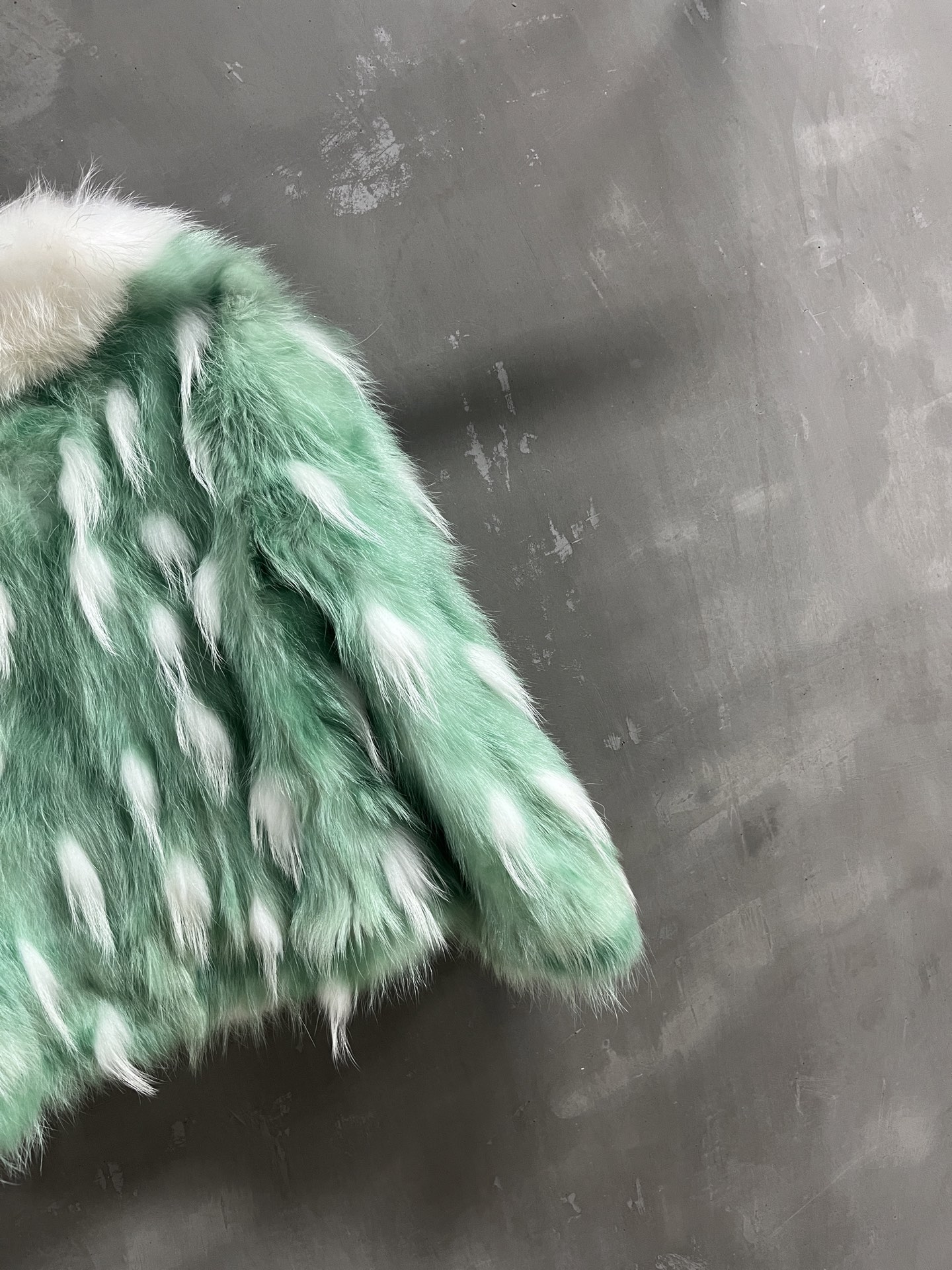 Fendi Fox Fur Coat - Chic Retro Style, Versatile Fit, Premium Quality 8 i1762180650872 3073 0 6