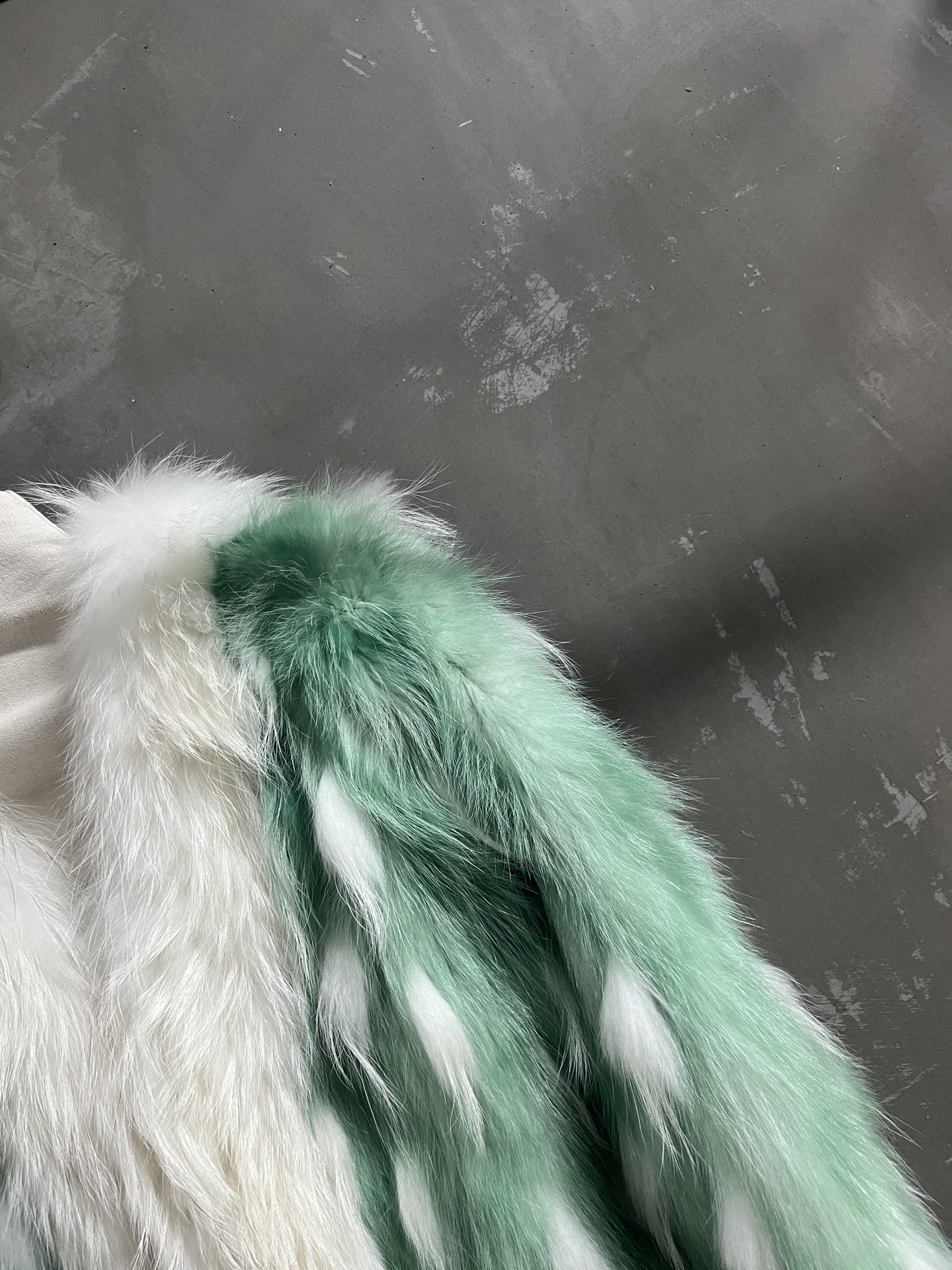 Fendi Fox Fur Coat - Chic Retro Style, Versatile Fit, Premium Quality 3 i1762180651082 9854 0 1