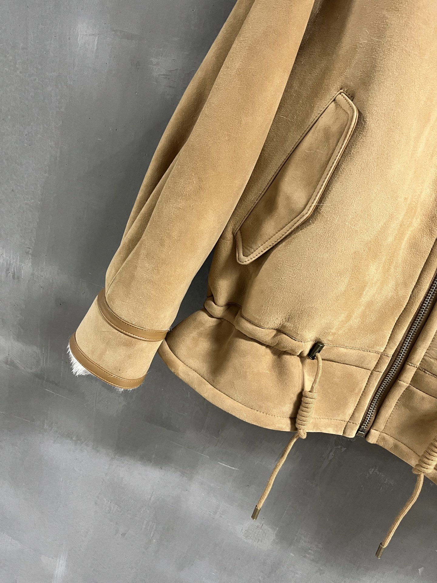 Miu Miu Shearling Jacket: Chic, Versatile, and Slimming Design - Autumn 2025 6 i1762443715861 7203 0 3