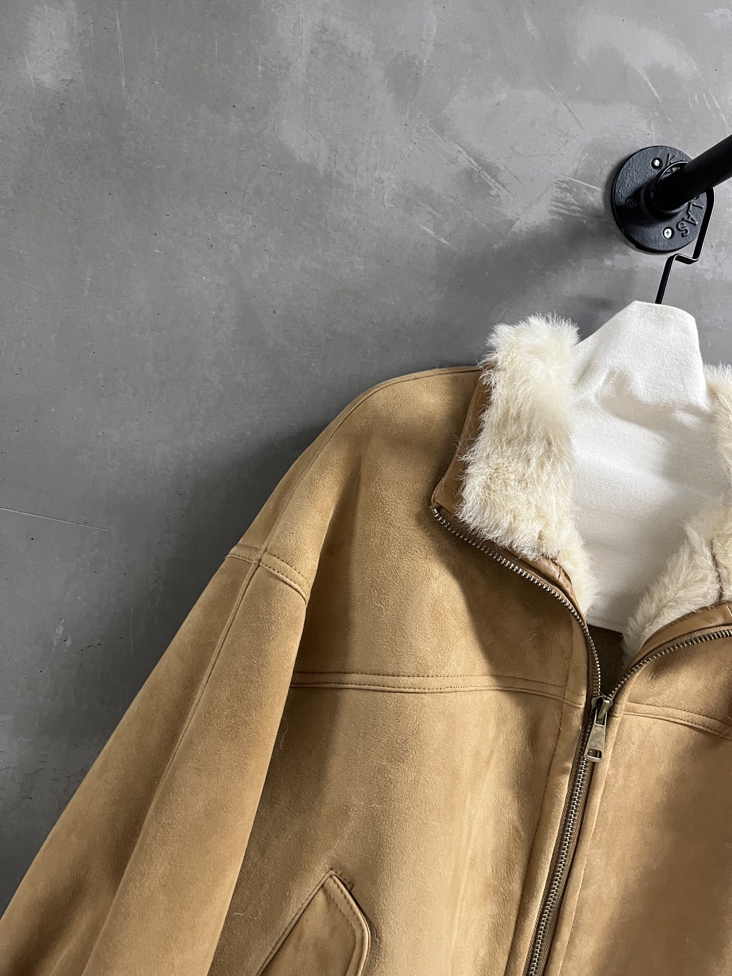 Miu Miu Shearling Jacket: Chic, Versatile, and Slimming Design - Autumn 2025 4 i1762443721455 1279 0 1