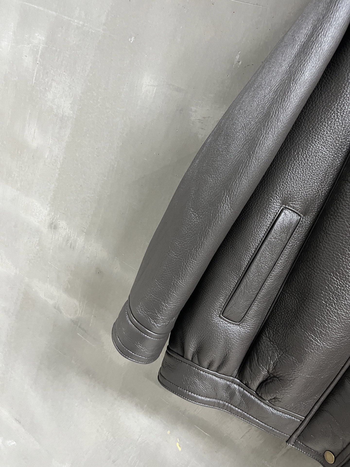 Toteme Shearling Jacket: Timeless Style, Ultimate Comfort 5 i1764598723451 1612 0 2