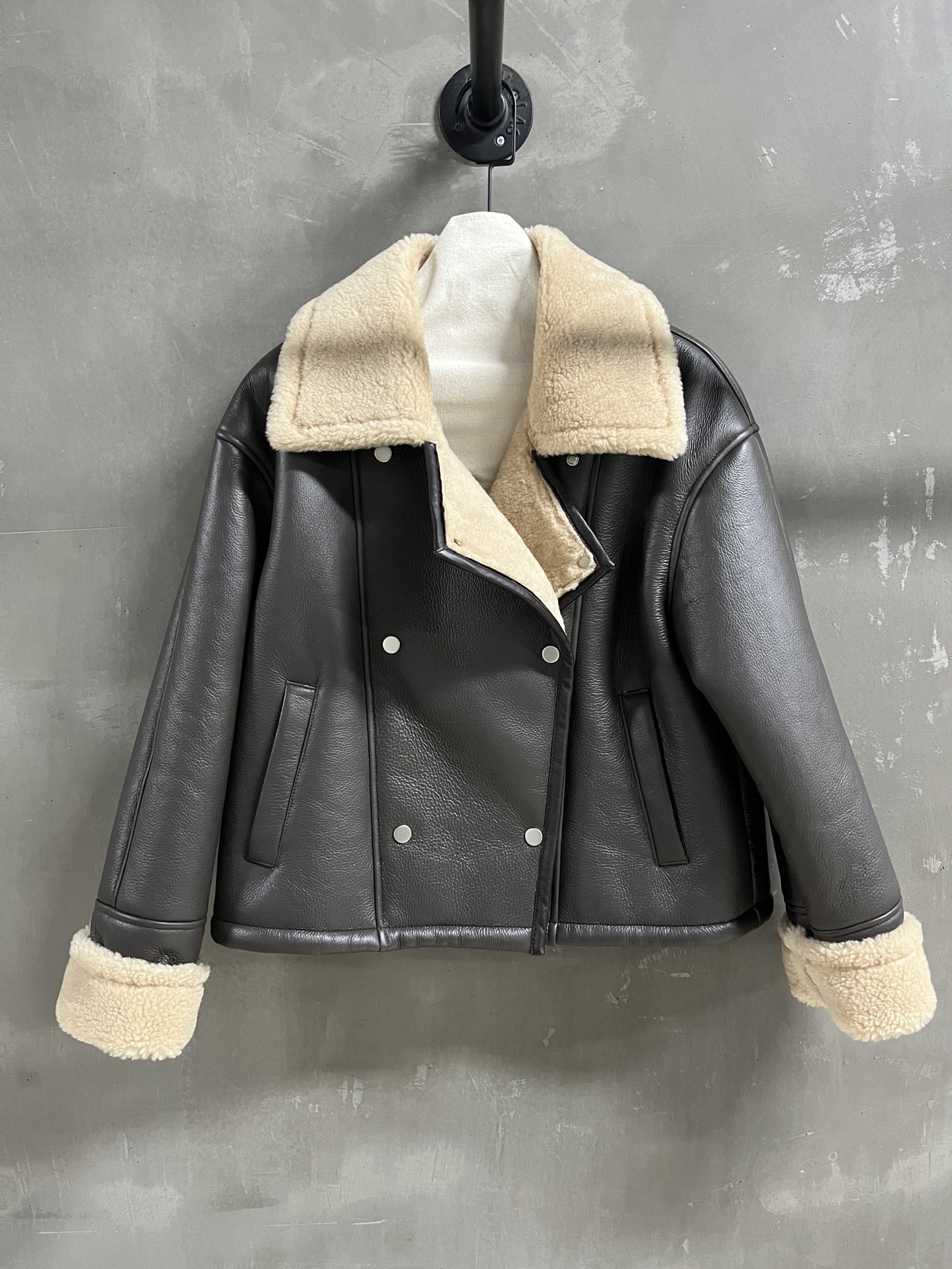Loewe Shearling Jacket – Stylish & Versatile, Merino Wool, Perfect Fit