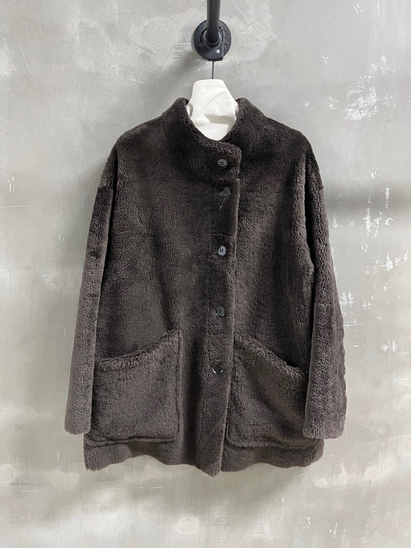 NO:689418,Special offer is here BC, reversible fur, unique sample garment M1, size M, bust 126, shoulder width 60, length 75, sleeve length 49, special offer, no return, no exchange, no free shipping,19860909特价福利来了BC 两面穿皮毛一体 孤品样衣M1 尺寸M胸围126 肩宽60 衣长75 袖长49,特价 不退不换不包邮,,Women's clothing