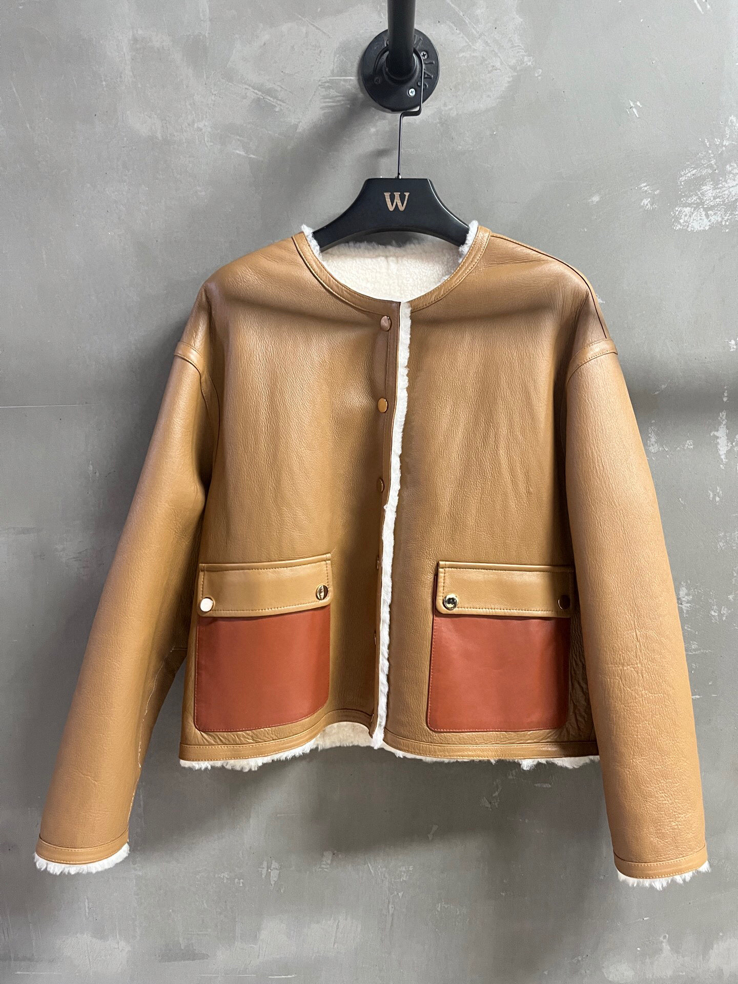 NO:689408,Special offer and benefits are here, celine merino fur all-in-one unique sample dress M1, size M, bust 114, length 56, shoulder width 53, sleeve length 53, special price, no return, no exchange, no free shipping, celine,19860909特价福利来了celine 美丽奴皮毛一体 孤品样衣M1 尺寸M码胸围114 衣长56 肩宽53 袖长53,特价 不退不换不包邮,celine,,Women's clothing