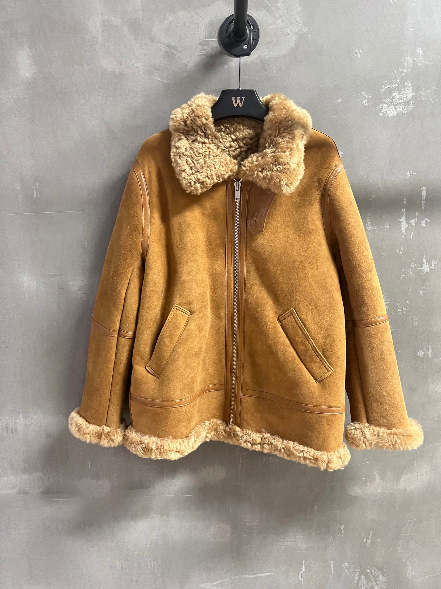 NO:689410,Special offer is here for Saint Laurent. Merino fur all-in-one unique sample dress M1. Size M. Bust 114. Length 67. Shoulder width 48. Sleeve length 56. Special offer. No refunds, no exchanges, no free shipping. saint laurent,19860909特价福利来了圣罗兰 美丽奴皮毛一体 孤品样衣M1 尺寸M码胸围114 衣长67 肩宽48 袖长56,特价 不退不换不包邮,saint laurent,,Women's clothing