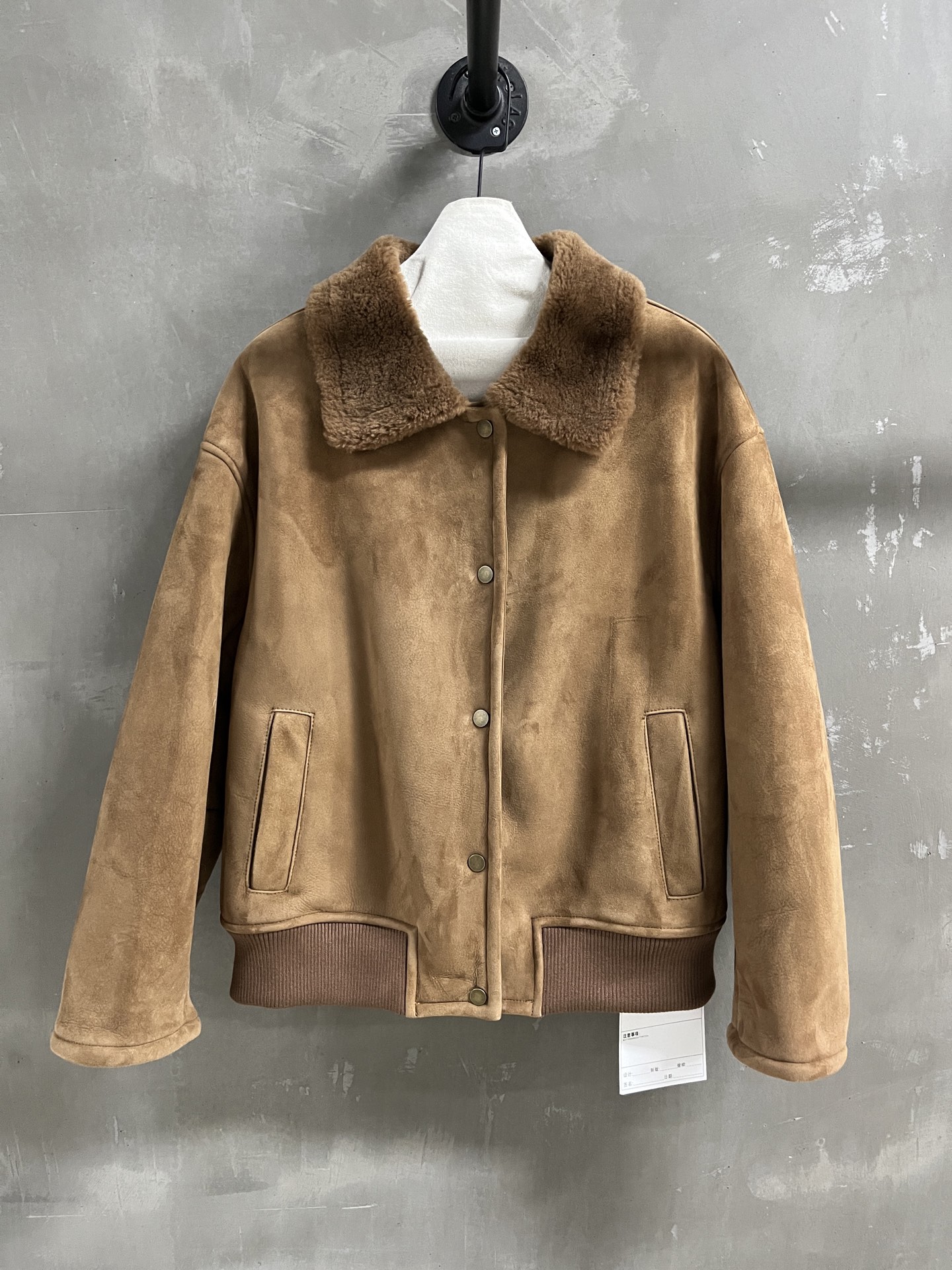 NO:700903,Special offer and benefits are here. Hermès sheepskin and fur all-in-one unique sample dress M1, size M, bust 118, length 61, shoulder width 59, sleeve length 52, special price, no return, no exchange, no free shipping, hermes, sheepskin,19860909特价福利来了爱马仕 羊皮毛一体 孤品样衣M1 尺寸M码胸围118衣长61 肩宽59 袖长52,特价 不退不换不包邮,hermes,sheepskin,,Women's clothing