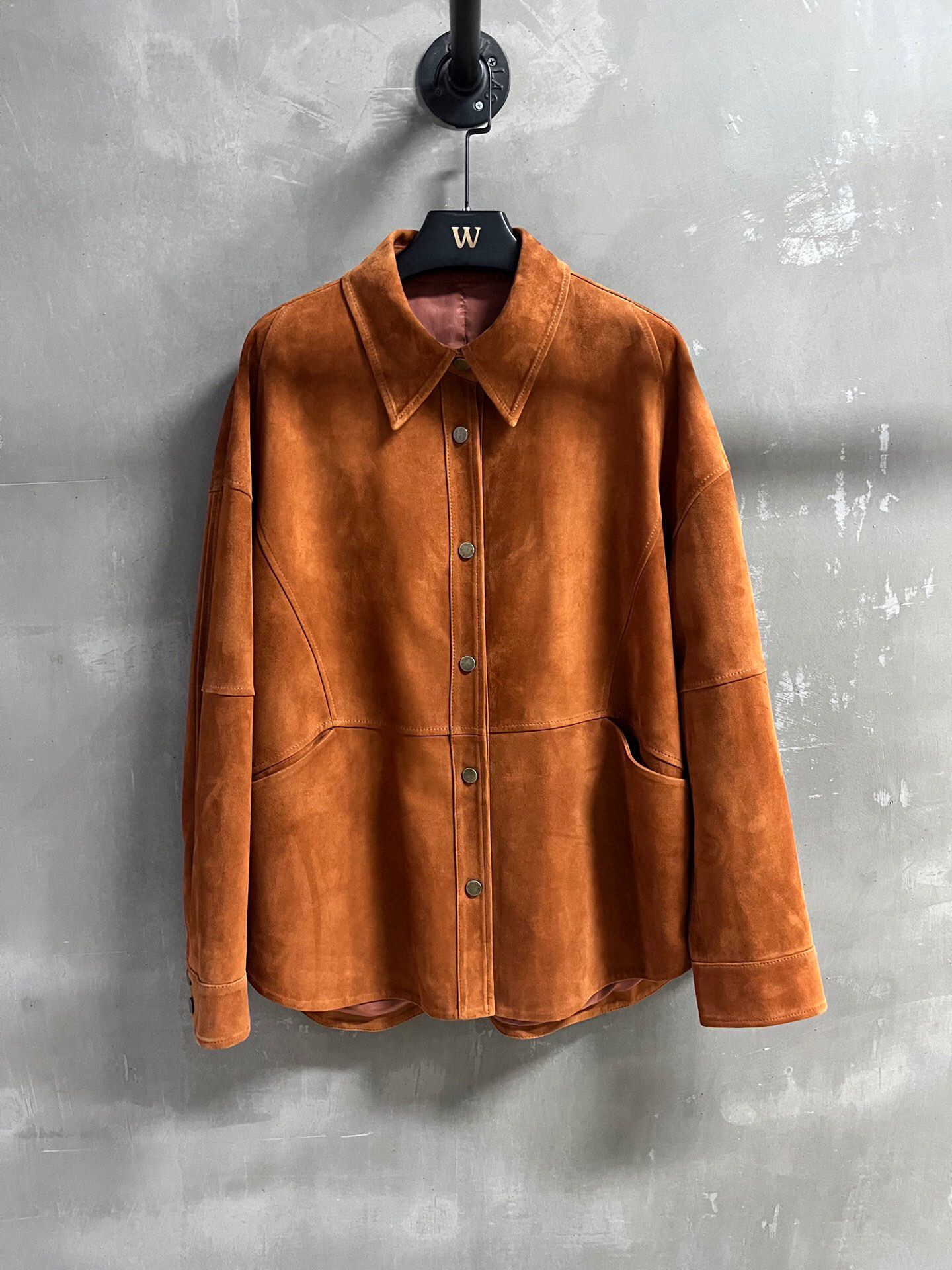 NO:702431,Special offer is here. The row mixed suede lambskin, unique sample garment M1, size M, bust 118, length 73, shoulder width 63, sleeve length 50, special offer, no return, no exchange, no free shipping, sheepskin,19860909特价福利来了The row混种反绒小羊皮 孤品样衣M1 尺寸M码胸围118衣长73肩宽63袖长50,特价 不退不换不包邮,sheepskin,,Women's clothing