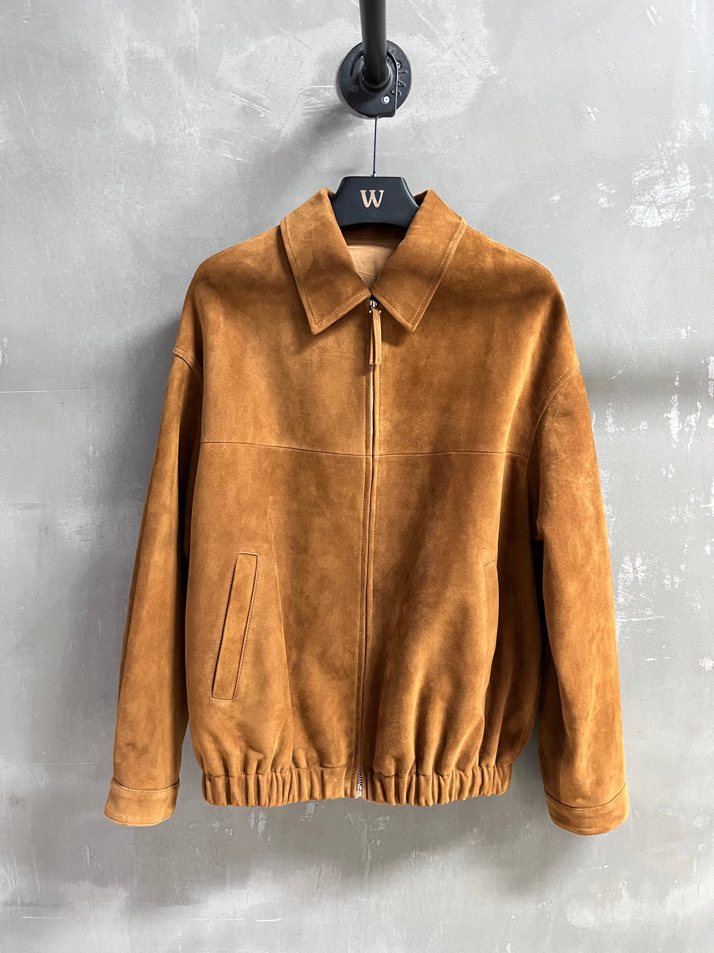 NO:702418,Special offer is here. The row mixed sheepskin, unique sample dress M1, size M, bust 120, length 66, shoulder width 53, sleeve length 53, special offer, no refunds, no exchanges, no free shipping, sheepskin,19860909特价福利来了The row 混种羊皮 孤品样衣M1 尺寸M码胸围120衣长66肩宽53袖长53,特价 不退不换不包邮,sheepskin,,Women's clothing