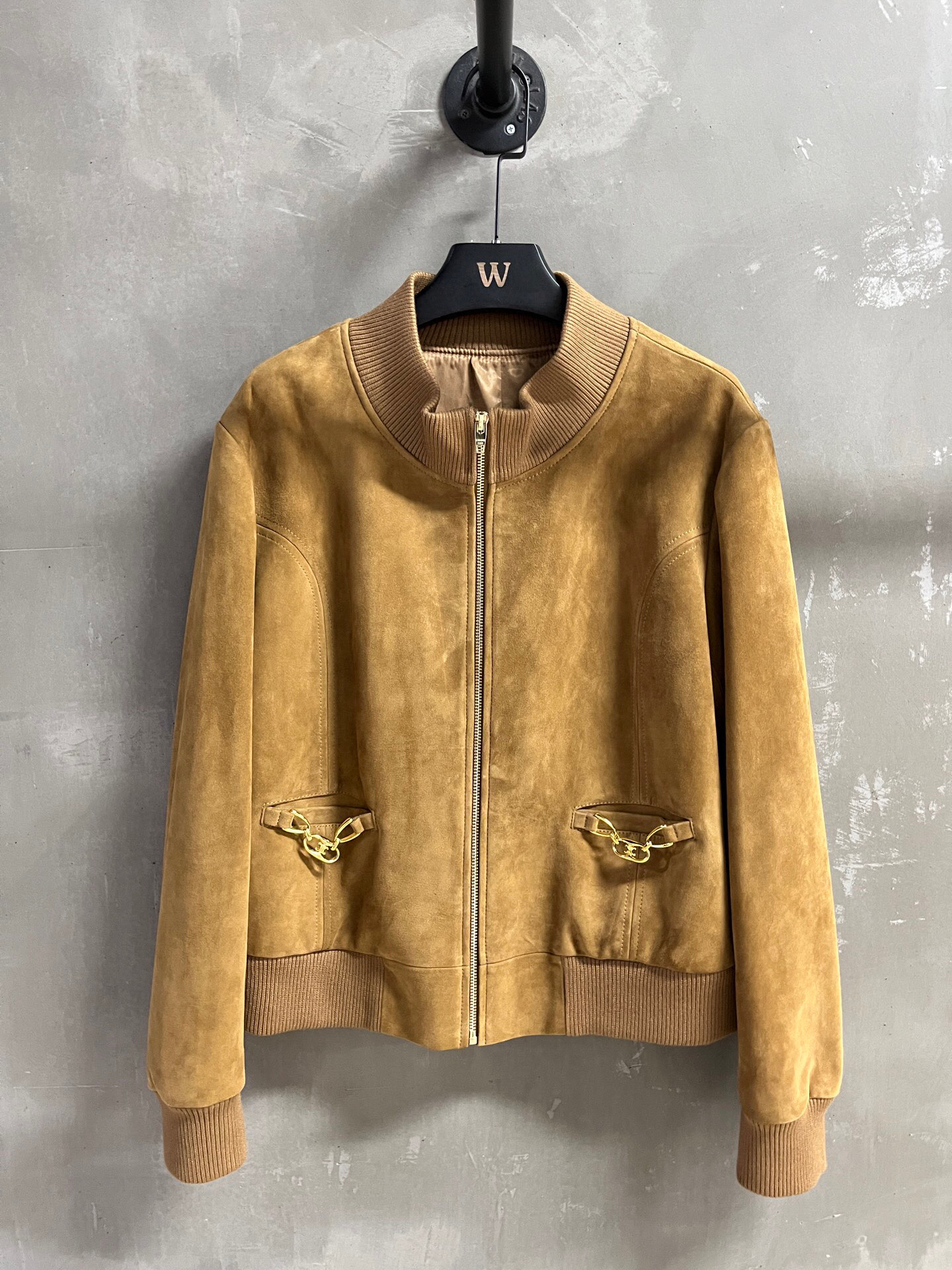 NO:702424,Special offer is here for celine mixed sheepskin, unique sample dress M1, size M, bust 110, dress length 53, shoulder width 47, sleeve length 61, special offer, no refunds, no exchanges, no free shipping, celine, sheepskin,19860909特价福利来了celine 混种羊皮 孤品样衣M1 尺寸M码胸围110衣长53肩宽47袖长61,特价 不退不换不包邮,celine,sheepskin,,Women's clothing