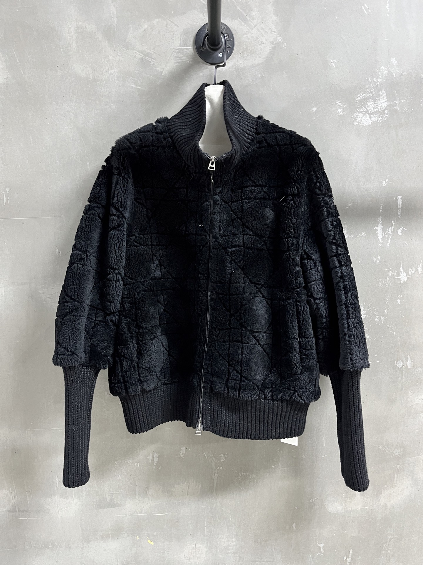 NO:720169,Midnight bonus is here. Dior sheepskin all-in-one unique sample dress M1, size M, bust 114, length 58, shoulder width 44, sleeve length 65, special price, no return, no exchange, no free shipping, dior, sheepskin,19860909午夜福利来了Dior羊皮毛一体孤品样衣M1 尺寸M码胸围114 衣长58 肩宽44 袖长65,特价 不退不换不包邮,dior,sheepskin,,Women's clothing