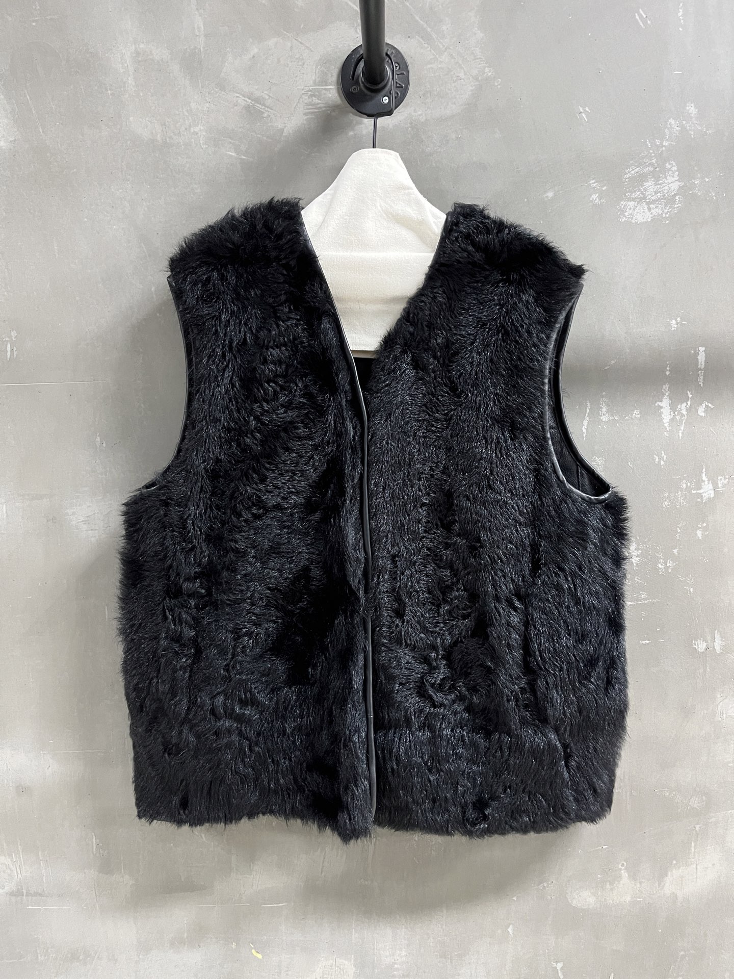 NO:720187,Midnight bonus is here. Miu sheepskin all-in-one unique sample dress M1, size M, bust 120, length 71, shoulder width 51, special price, no return, no exchange, no free shipping, miumiu, sheepskin,19860909午夜福利来了Miu 羊皮毛一体孤品样衣M1 尺寸M码胸围120 衣长71 肩宽51,特价 不退不换不包邮,miumiu,sheepskin,,Women's clothing