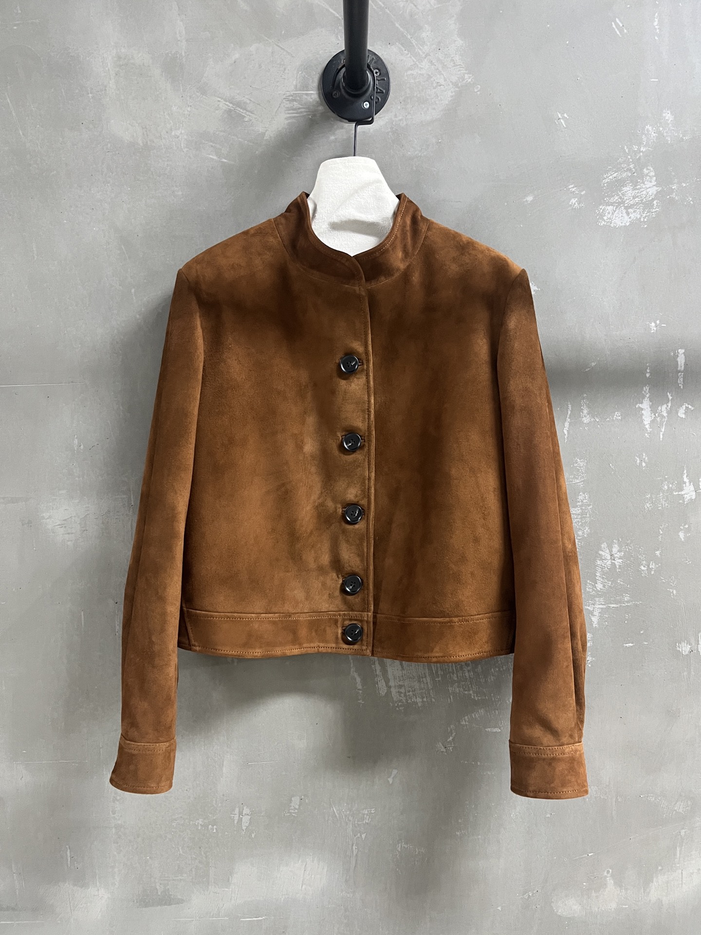 NO:722816,Introduction to Loro Piana｜2026 Spring New Products This season’s best old money style items!  The style is versatile and fashionable!  - MATERIAL Material - Leather imported Turkish suede lambskin size S-19860909Loro Piana简介｜2026春装新品 本季度最佳老钱风单品！版型不挑人百搭又时髦！ - MATERIAL 材质 - 皮面进口土耳其绒面小羊皮 size Ｓ- XL M码胸围104 衣长51 肩宽44 袖长60,香奈儿-服装,chanel,loro piana,sheepskin,,Women's clothing