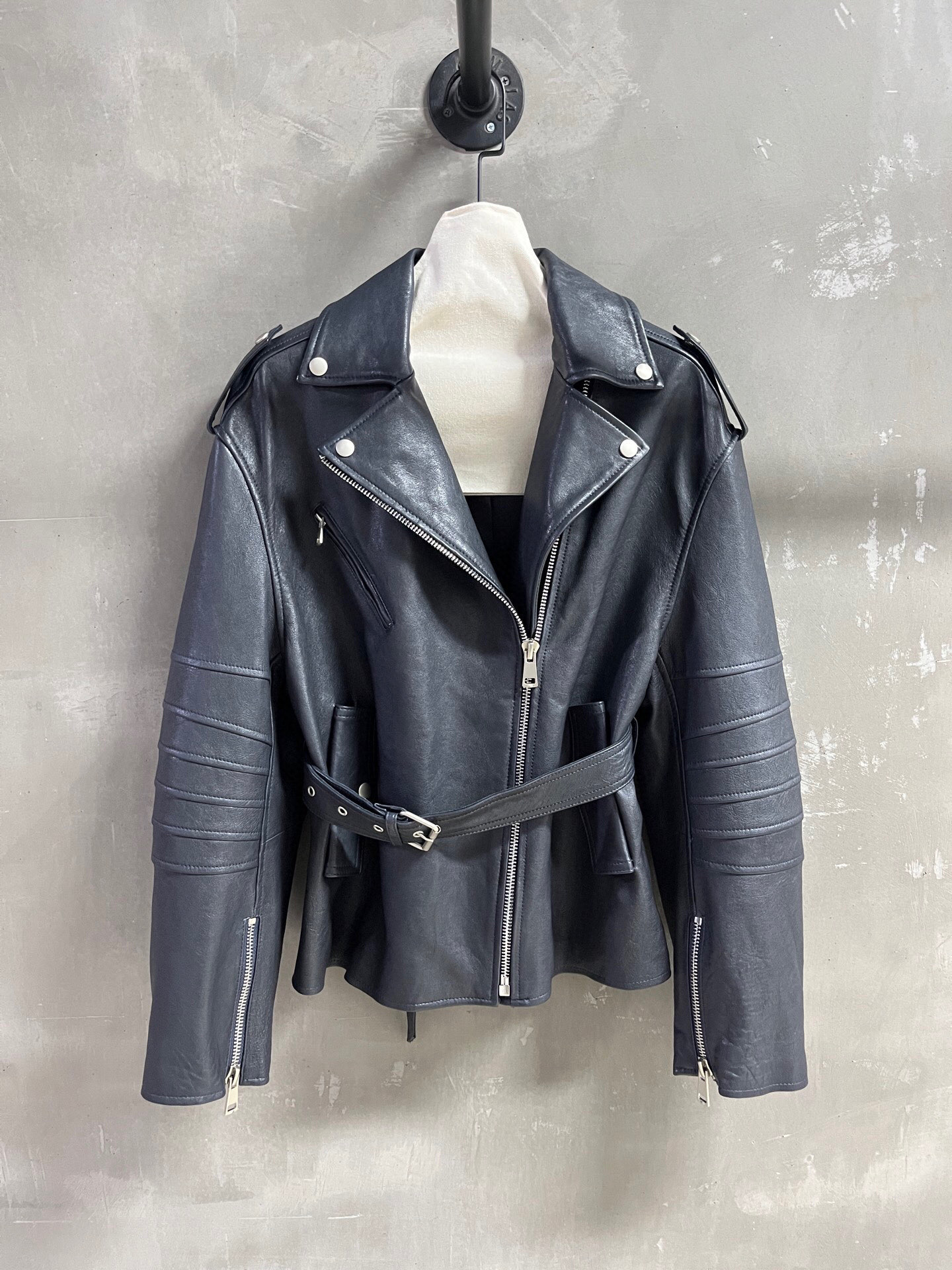 NO:889643,Introduction to MARKGONG | 2026 Spring New Products This season’s best outerwear items!  Original custom-made, sweet and cool retro style, easy-to-match and fashionable version!  - MATERIAL Material - leather imported goatskin natural grain sizeＳ- L M size bust 116 length 63 shoulder width 55 sleeve length 60 price, women's clothing, jackets & coats, sheepskin,19860909MARKGONG简介｜2026春装新品 本季度最佳外套单品！原版订制 甜酷风复古气质,版型不挑人百搭又时髦！ - MATERIAL 材质 - 皮面进口山羊皮自然纹 sizeＳ- L M码胸围116 衣长63 肩宽55 袖长60 price,女装,jackets & coats,sheepskin,,Women's clothing