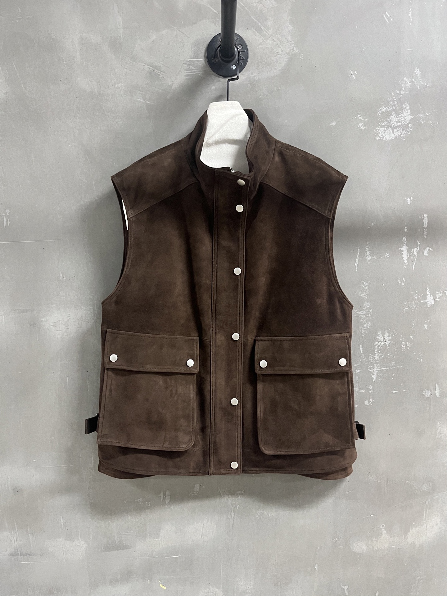 NO:744489,BC Introduction｜2026 Spring New Products This season’s best vest item!  Classic old money style design, loose fit, versatile and fashionable!  - MATERIAL - Leather imported Turkish mixed sheepskin size S- M M size bust 116, length 70, shoulder width 50, women's clothing, sheepskin,19860909BC简介｜2026春装新品 本季度最佳马甲单品！经典老钱风设计 宽松版型不挑人百搭又时髦！ - MATERIAL 材质 - 皮面进口土耳其混种羊皮 size S- M M码胸围116 衣长70 肩宽50,女装,sheepskin,,Women's clothing