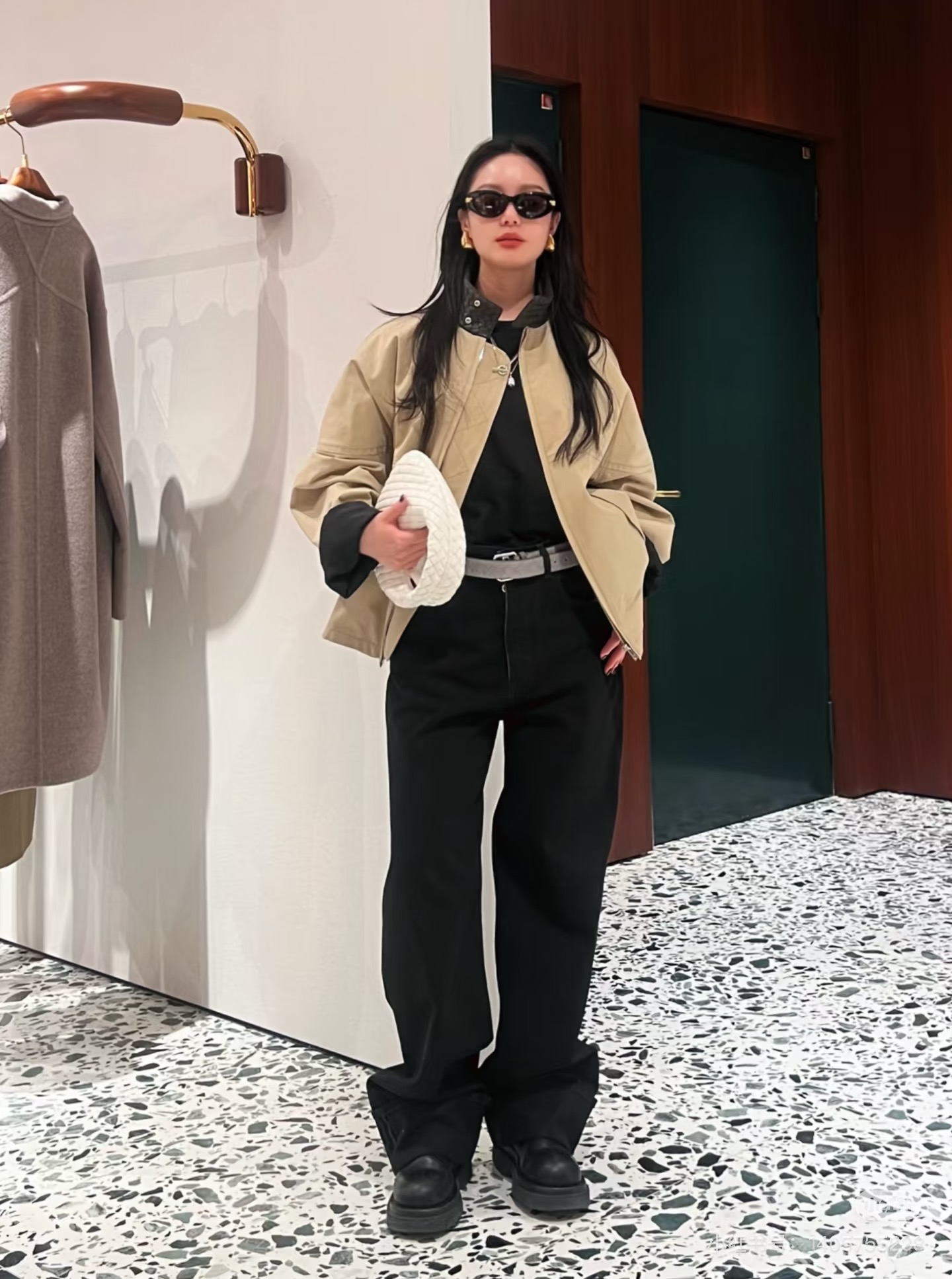 NO:755349,BV｜I am obsessed with this jacket in early spring. BV’s jackets will never disappoint. Perfectly relaxed old money style, Bottega Veneta-clothing,bottega veneta,bottega veneta,jackets & coats,jackets & coats,19860909BV｜早春被这件外套硬控了 BV的夹克永远不会让人失望 妥妥松弛老钱风,葆蝶家-服装,bottega veneta,bottega veneta,jackets & coats,jackets & coats,,Women's clothing