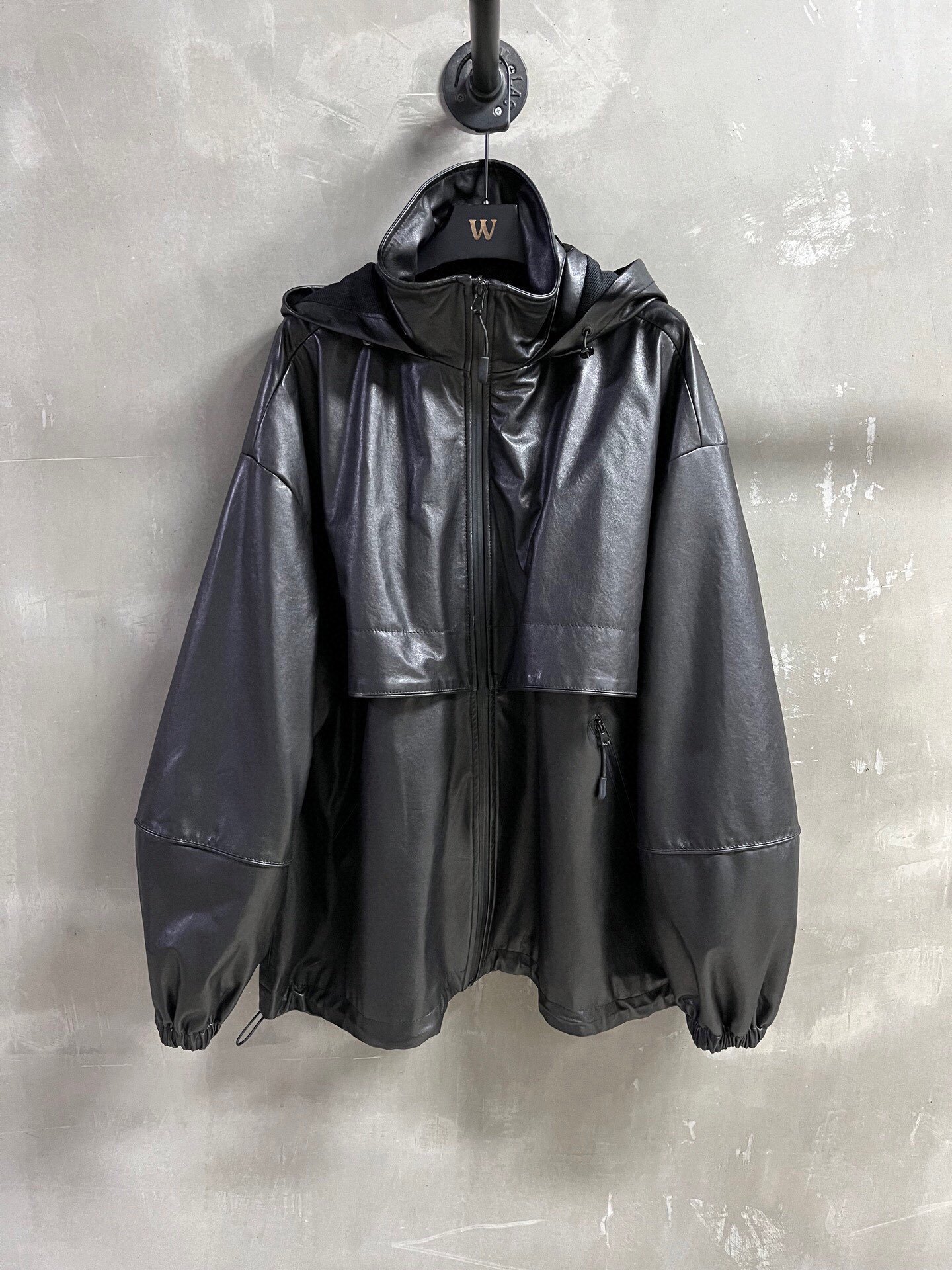 NO:778298,Introduction to Balenci*ga | 2026 Spring New Products The best outerwear item of the season!  Original custom-made, sweet and cool retro style, easy-to-match and fashionable version!  - MATERIAL material - leather imported ultra-thin vegetable tanned lambskin size S- M M size bust 138 length 77 shoulder width 65 sleeve length 63, Balenciaga-clothing, balenciaga, balenciaga, jackets & coats, sheepskin,19860909Balenci*ga简介｜2026春装新品 本季度最佳外套单品！原版订制 甜酷风复古气质,版型不挑人百搭又时髦！ - MATERIAL 材质 - 皮面进口超薄植鞣小羊皮 sizeＳ- M M码胸围138衣长77肩宽65袖长63,巴黎世家-服装,balenciaga,balenciaga,jackets & coats,sheepskin,,Women's clothing