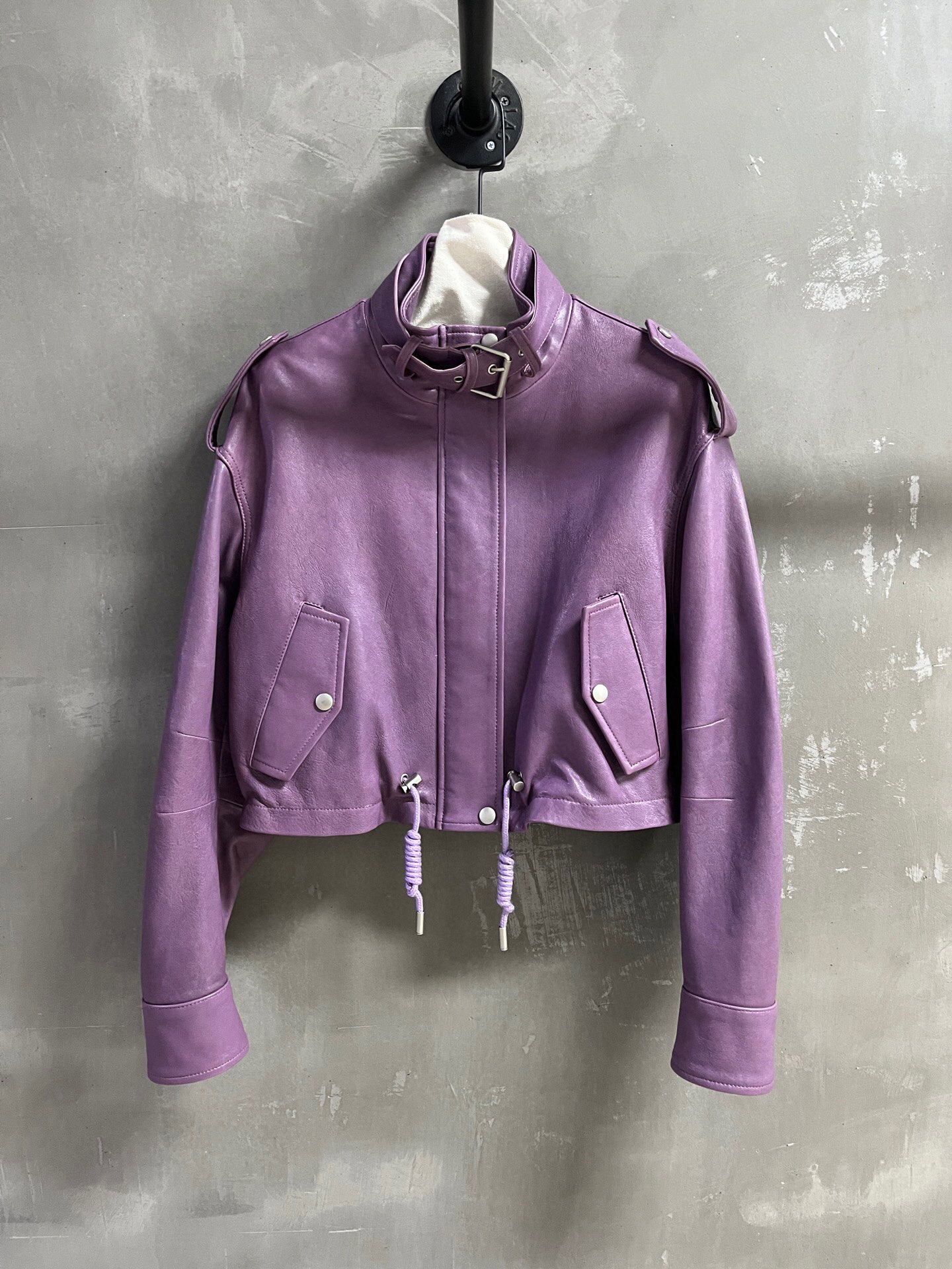 NO:780732,Introduction to Ac*e Studio｜2026 Spring New Products This season’s best outerwear items!  Original custom-made, sweet and cool retro style, easy-to-match and fashionable version!  - MATERIAL Material - leather imported goatskin natural grain sizeＳ- L M size bust 110 length 46 shoulder width 52 sleeve length 54 price, women's clothing, dior, jackets & coats, sheepskin,19860909Ac*e Studio简介｜2026春装新品 本季度最佳外套单品！原版订制 甜酷风复古气质,版型不挑人百搭又时髦！ - MATERIAL 材质 - 皮面进口山羊皮自然纹 sizeＳ- L M码胸围110 衣长46 肩宽52 袖长54 price,女装,dior,jackets & coats,sheepskin,,Women's clothing
