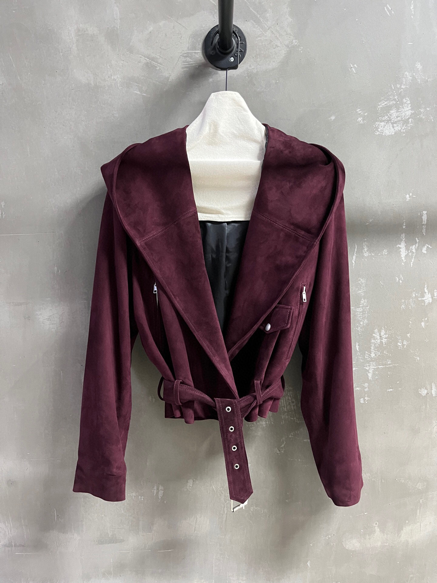 NO:868771,ALAA Introduction | 2026 Spring New Products The best leather clothing items this season!  Original custom-made classic hooded design, versatile and fashionable style!  - MATERIAL Material - leather imported Turkish mixed cashmere surface sizeS- L M size bust 116 length 55 shoulder width 49 sleeve length 59 price, women's clothing, leather jacket, hats,19860909ALAA简介｜2026春装新品 本季度最佳皮衣单品！原版订制 经典连帽设计 版型不挑人百搭又时髦！ - MATERIAL 材质 - 皮面进口土耳其混种羊绒面 sizeS- L M码胸围116 衣长55 肩宽49 袖长59 price,女装,leather jacket,hats,,Women's clothing